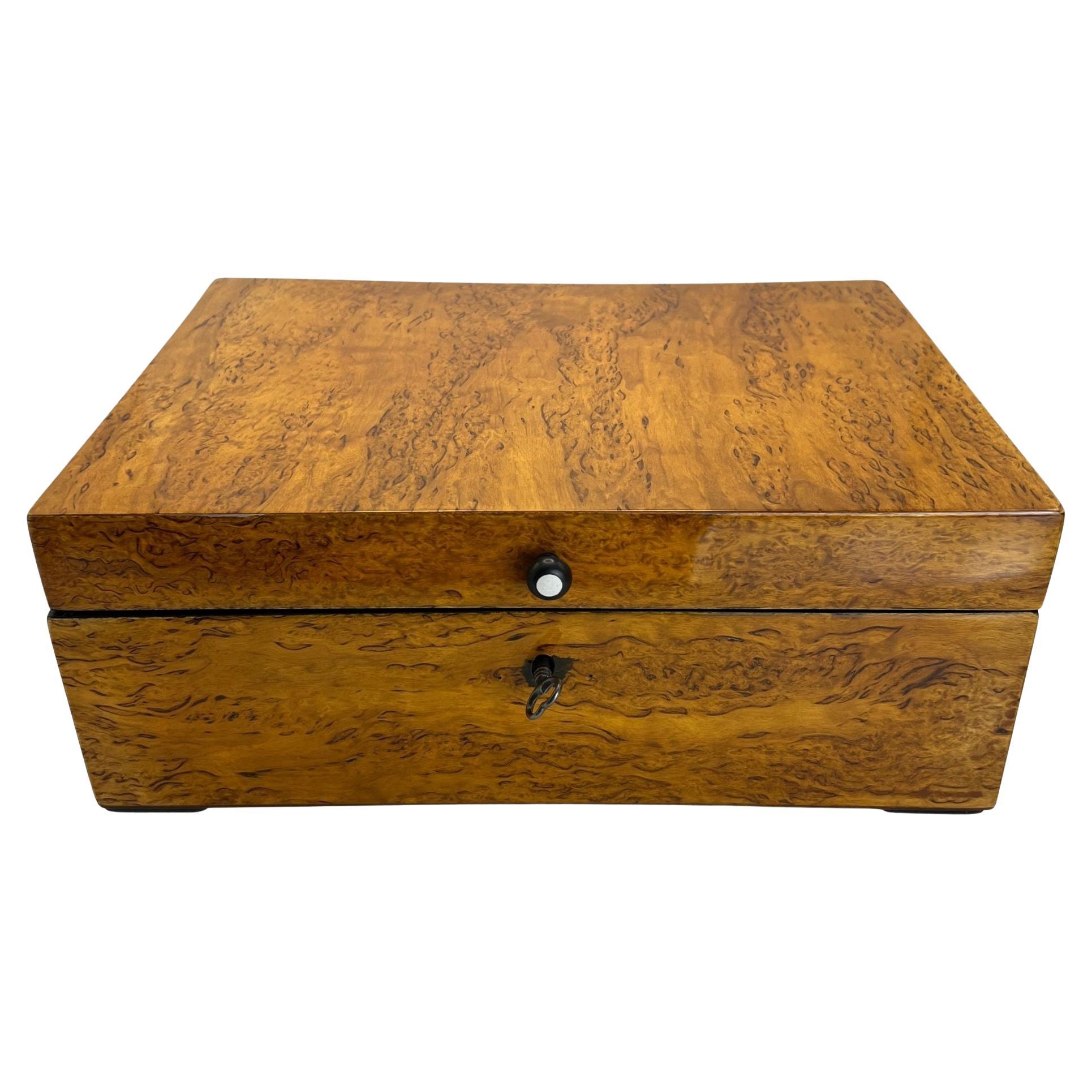 Boîte Biedermeier, bouleau, laiton, Allemagne, vers 1840