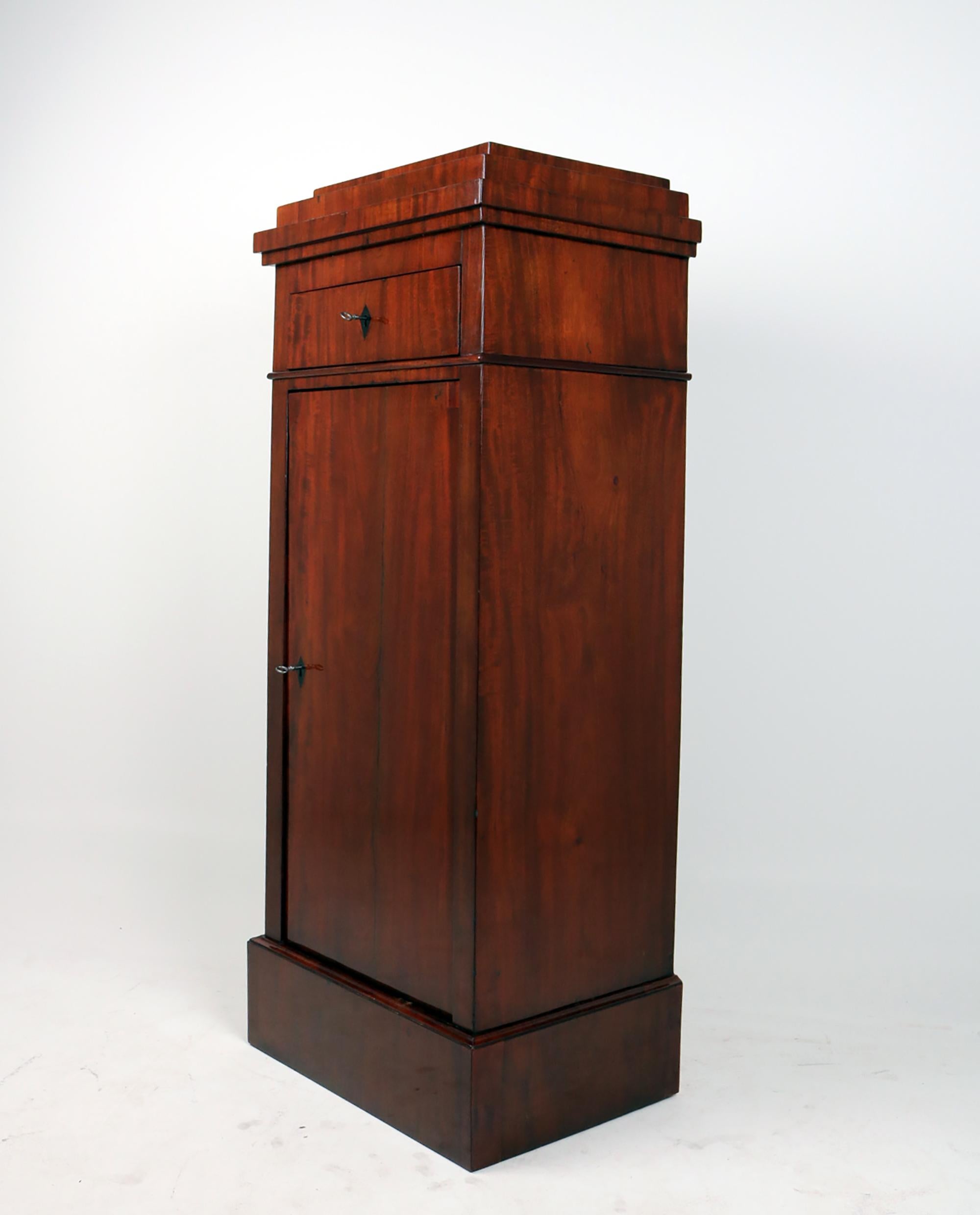 Cabinet Biedermeier, début du 19e siècle en vente 1