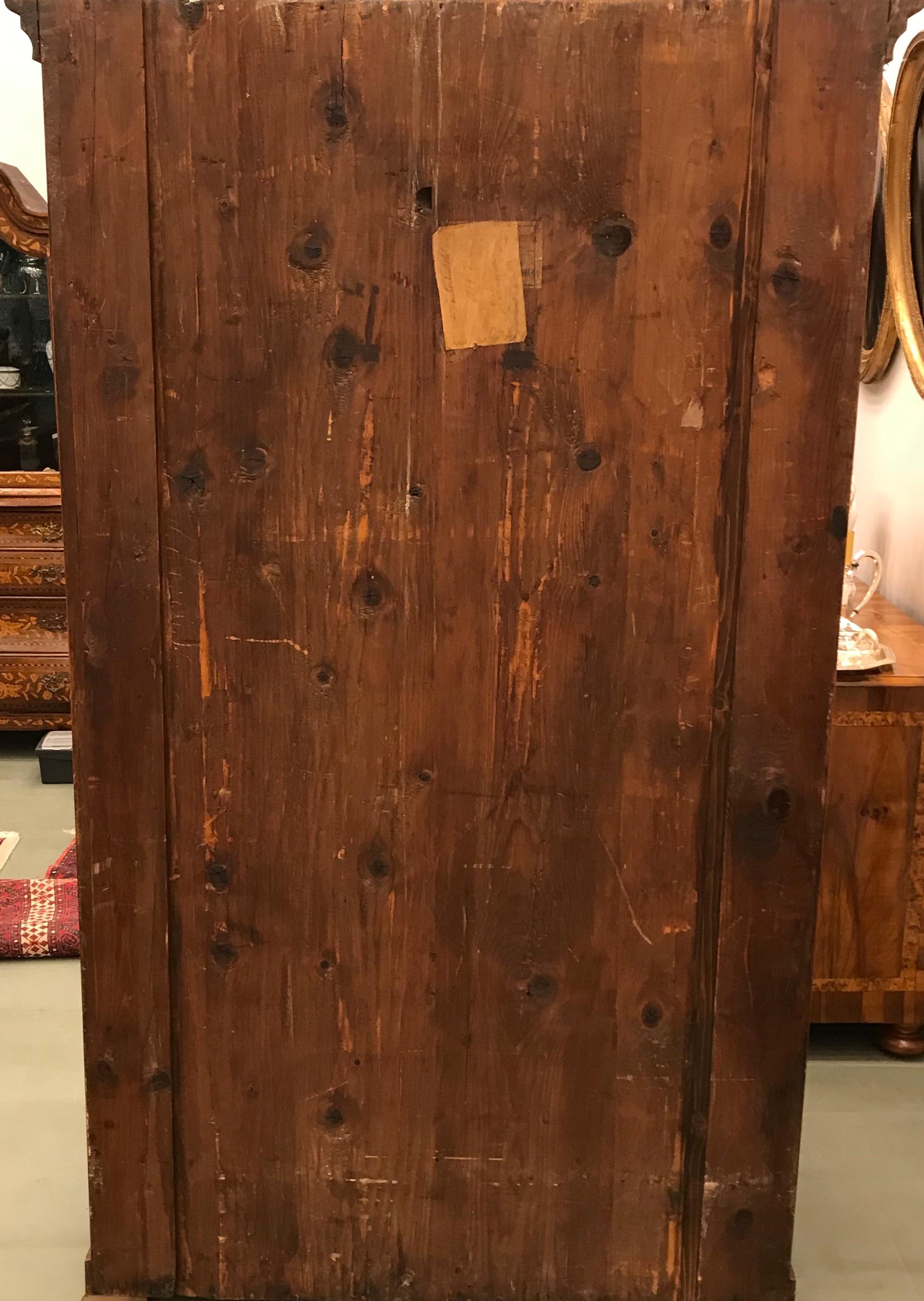 Noyer Armoire Biedermeier, Allemagne du Sud, 1820