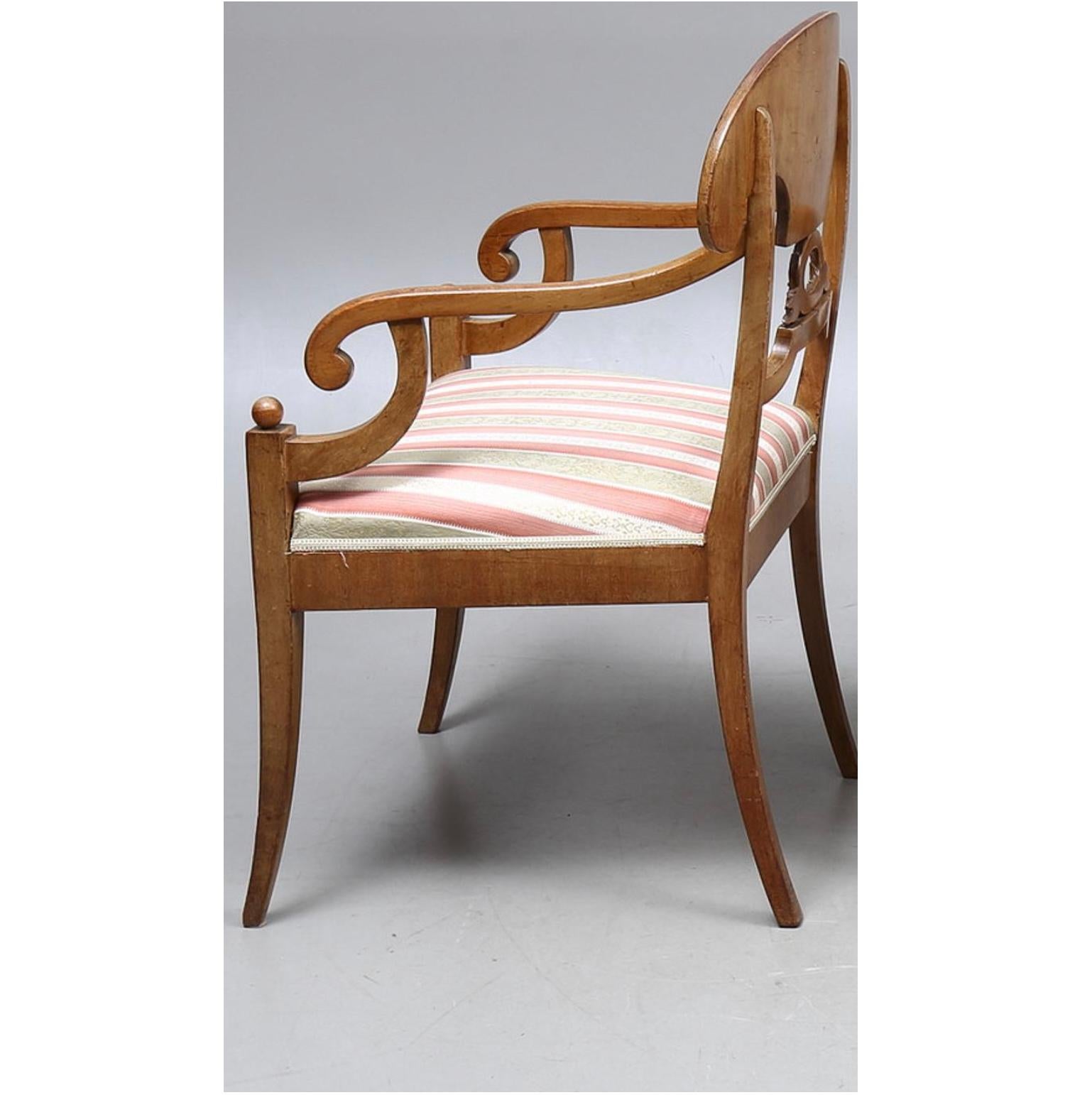 Biedermeier Carver Chairs Swedish Early 1900s Antique Quilted Mahogany Wreath A In Good Condition For Sale In Lewes, England