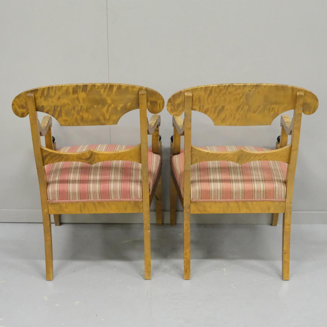 Biedermeier Carver Chairs Swedish Late 1800s Antique Quilted Golden Birch PAIR A In Good Condition In Lewes, England