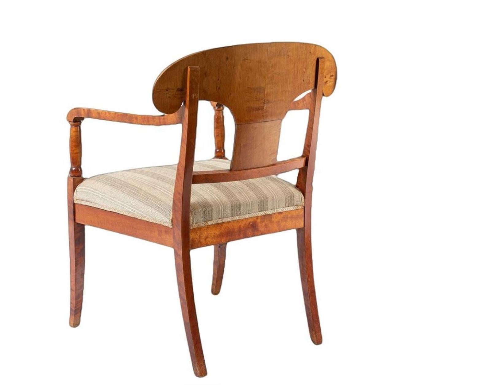 Biedermeier Carver Chairs Swedish Late 1800s Antique Quilted Golden Birch PAIR In Good Condition For Sale In LONDON, GB