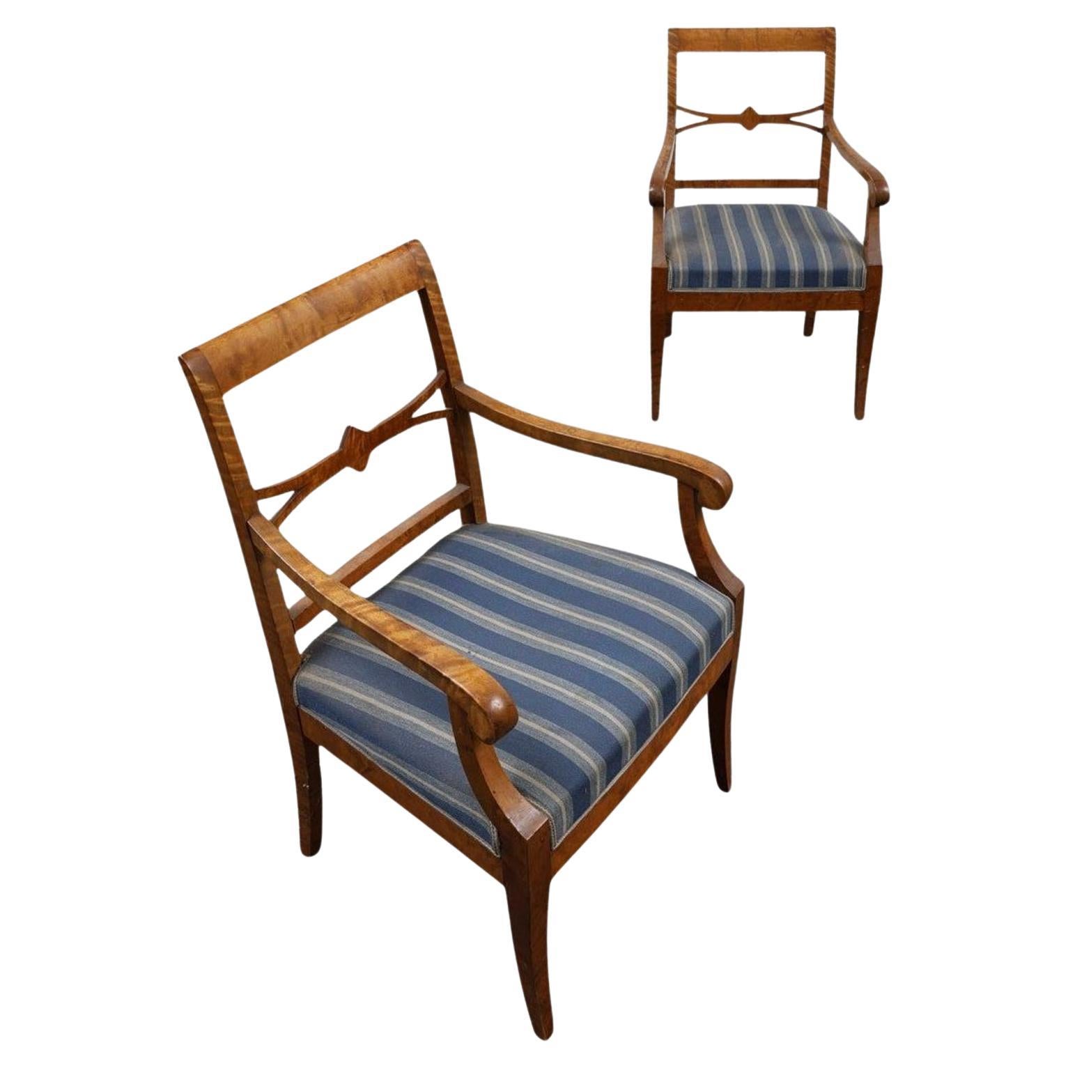 Biedermeier Carver Chairs Swedish Late 1800s Antique Quilted Golden Birch PAIR Z en vente