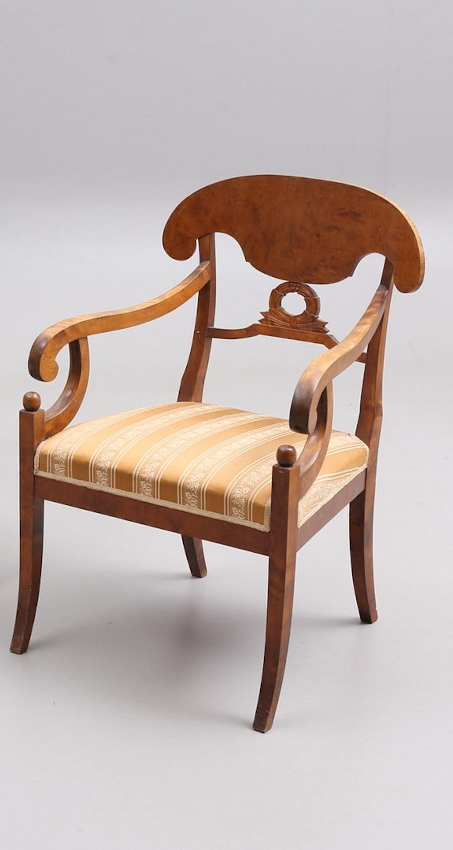 Biedermeier Carver Chairs Swedish Late 1800s Antique Wreath Golden Birch 1800s In Good Condition For Sale In Lewes, England