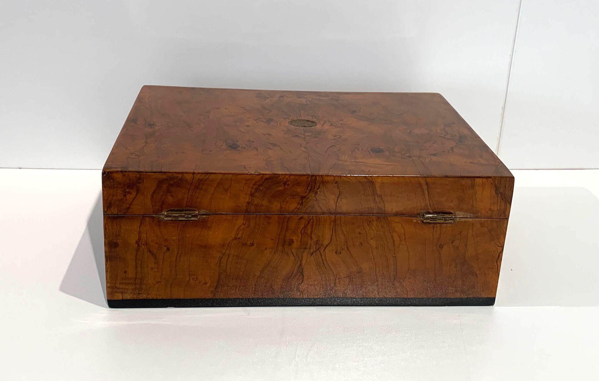 Biedermeier Casket Box, Walnut and Ebony, South Germany, circa 1820 For Sale 1