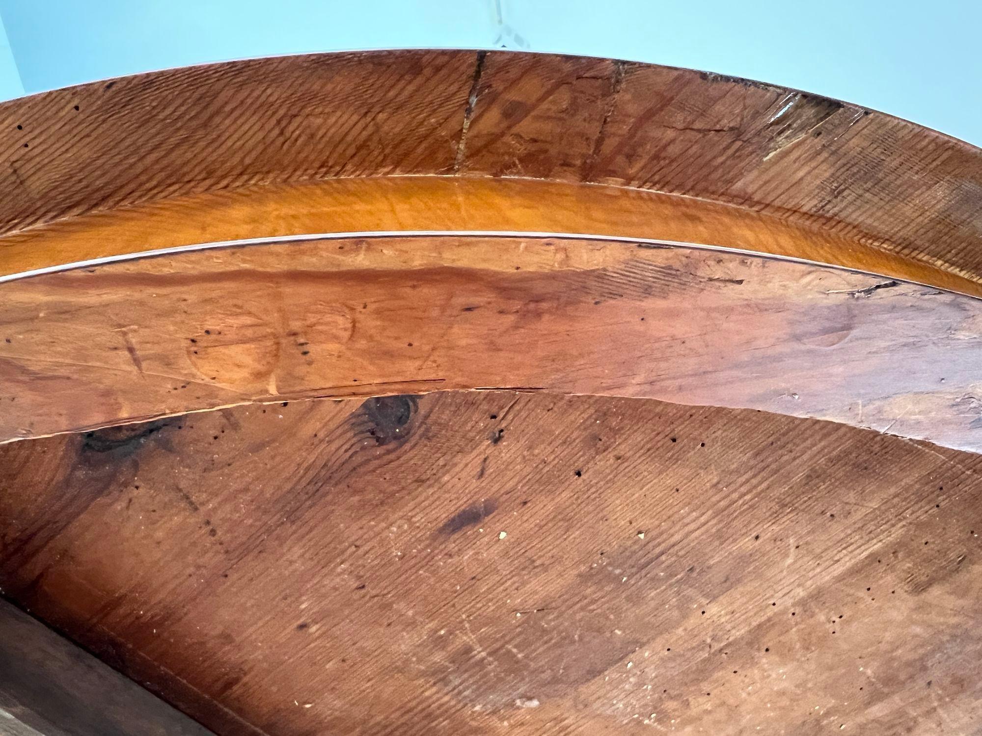 Table centrale Biedermeier, en bois de cerisier et placage, Autriche vers 1820 en vente 13