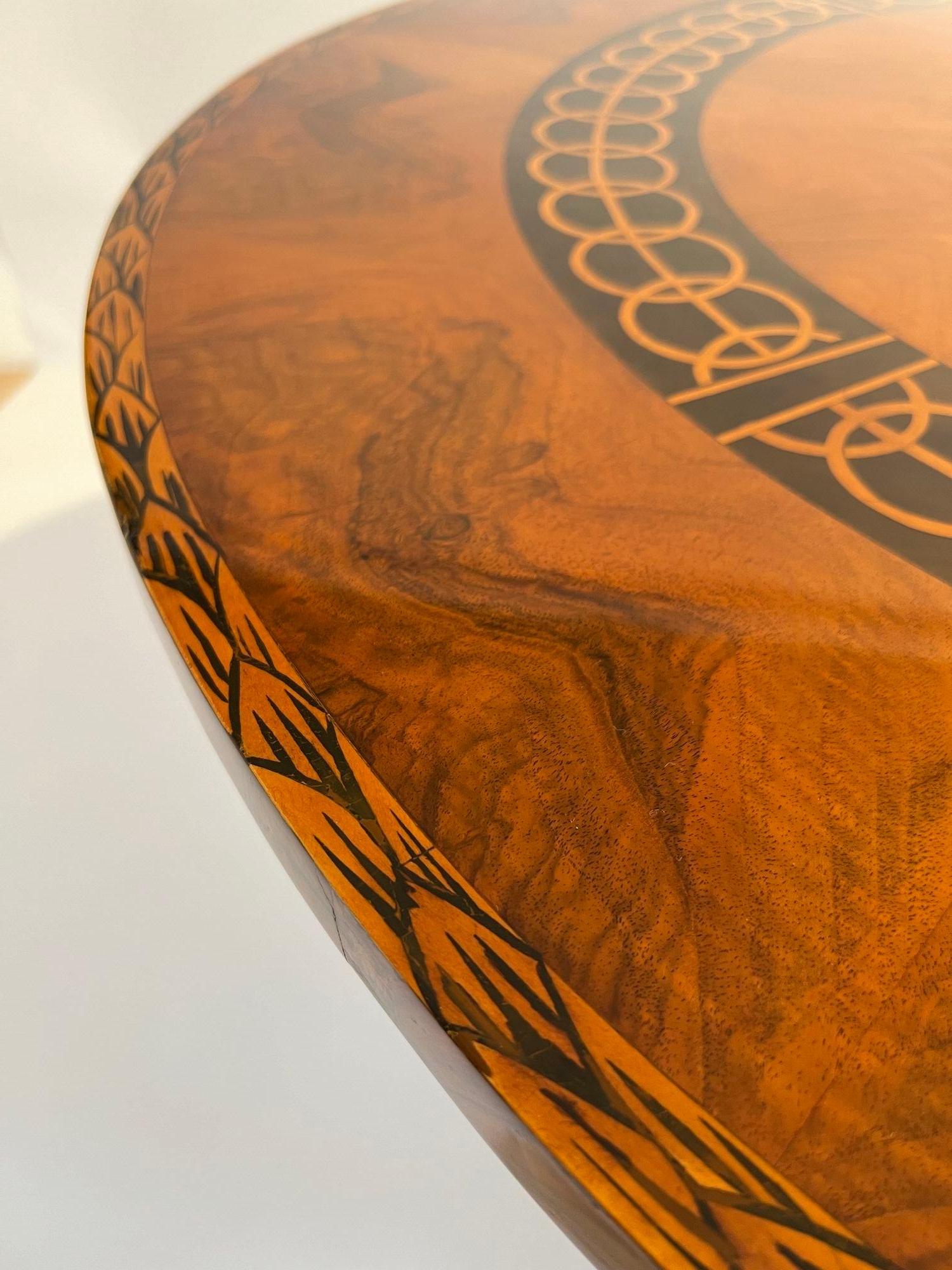 Biedermeier Center Table, Walnut Veneer, Maple Inlays, Germany circa 1830 7