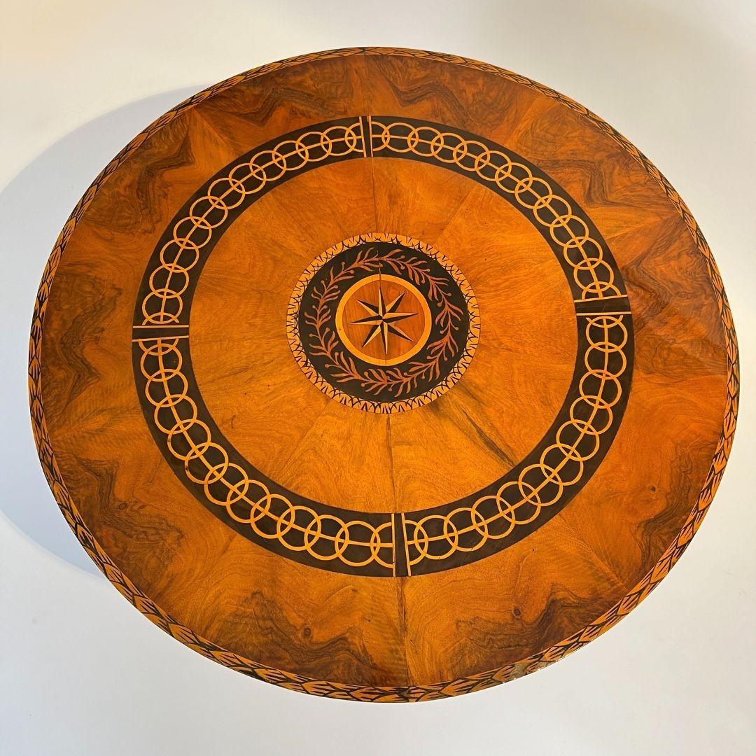 19th Century Biedermeier Center Table, Walnut Veneer, Maple Inlays, Germany circa 1830