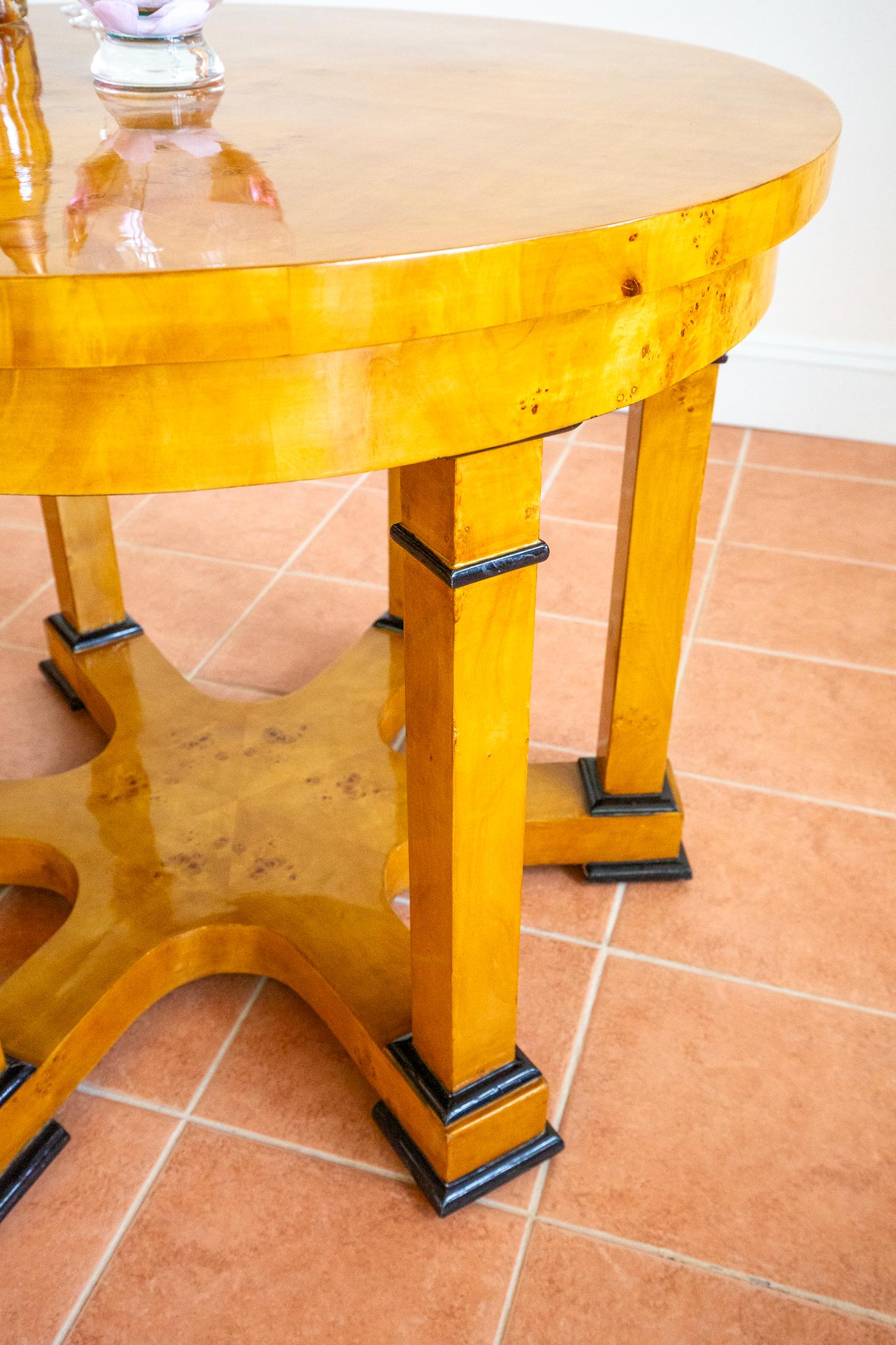 Mesa de centro Biedermeier Rubia Abedul Carelia Casa de campo Finlandesa Rusa en venta 7
