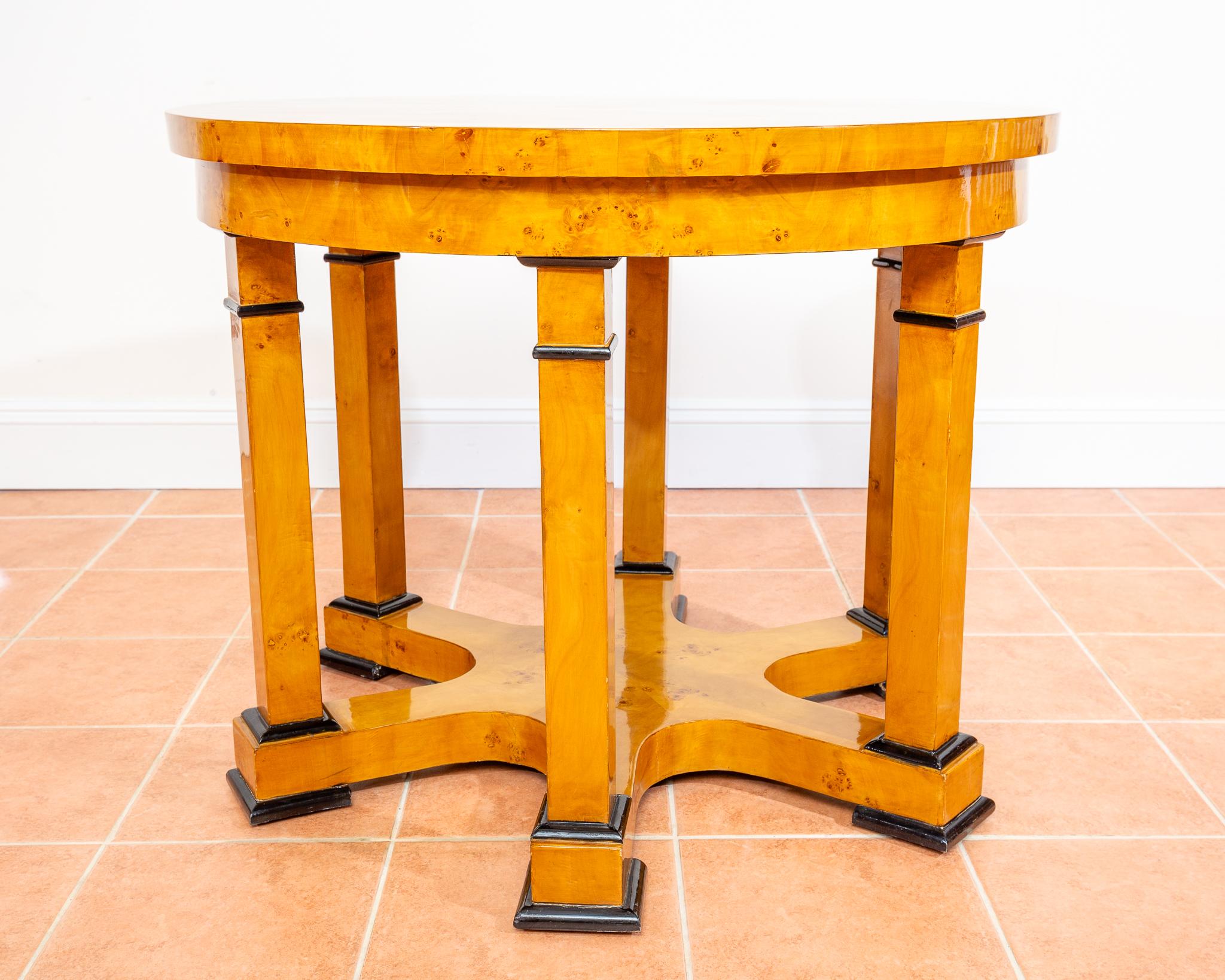 Mesa de centro Biedermeier Rubia Abedul Carelia Casa de campo Finlandesa Rusa en venta 8