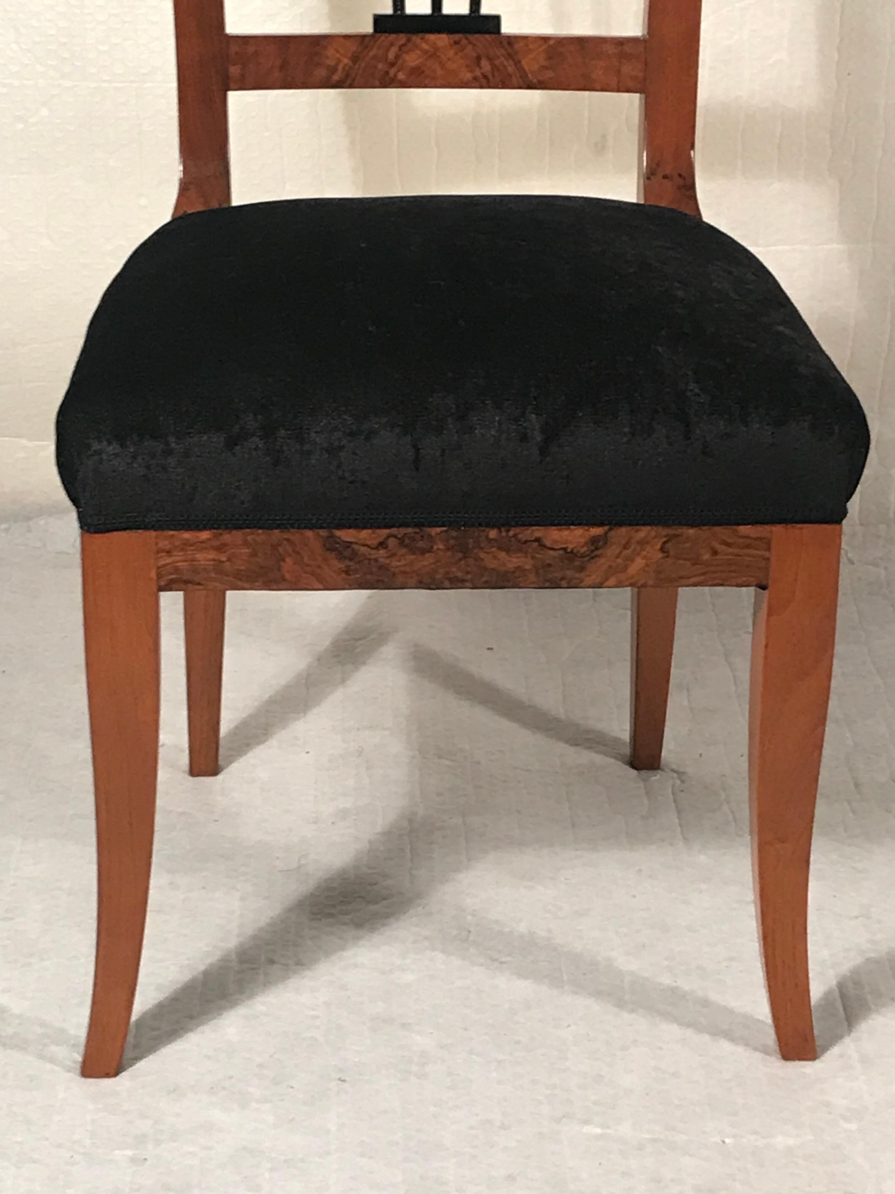 German Biedermeier Chair, 1820-30, Walnut For Sale