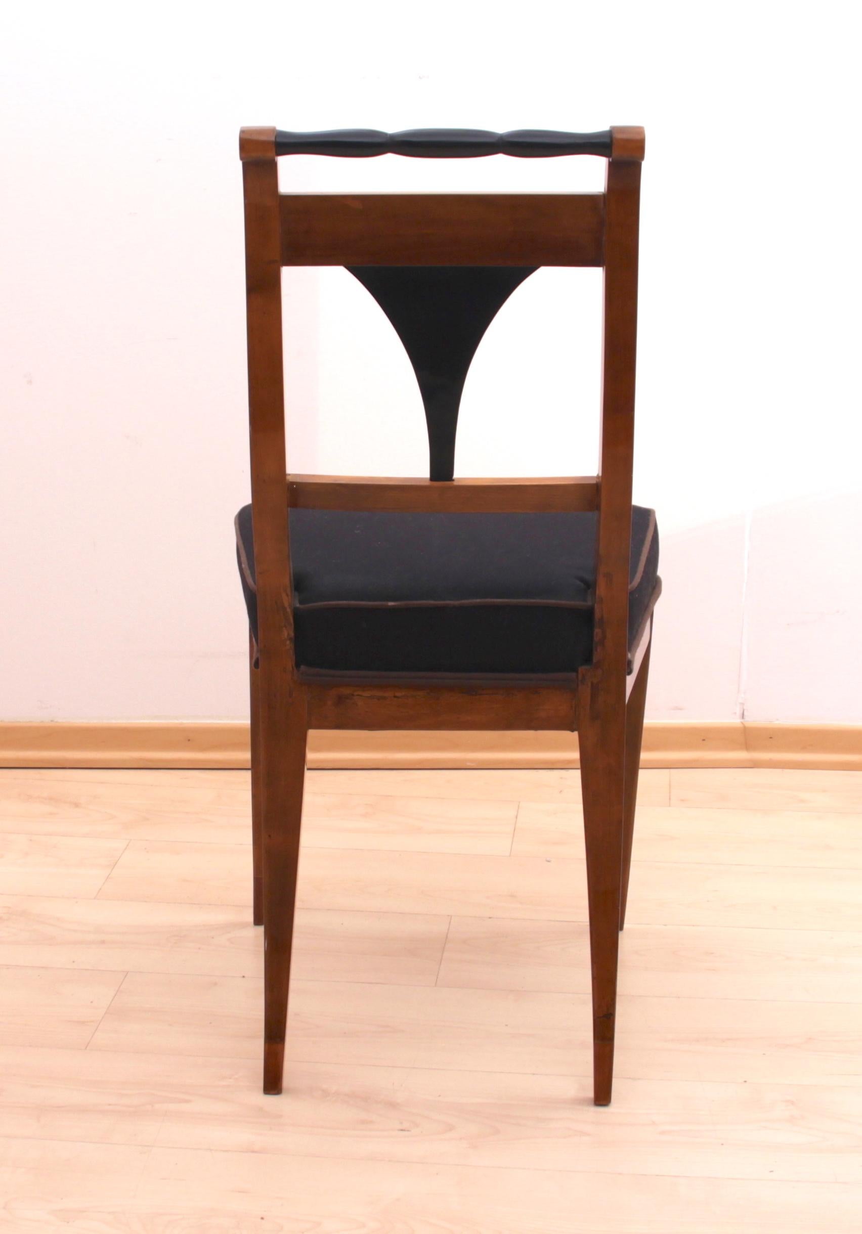 Biedermeier Chair, Cherry Veneer, South Germany, circa 1830 In Good Condition In Regensburg, DE