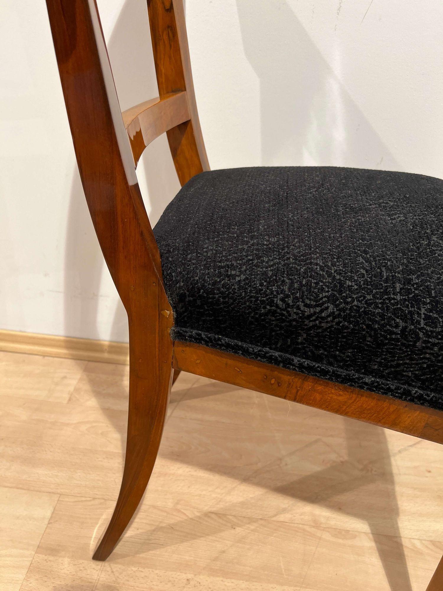 Biedermeier Chair, Cherry Wood and Ink, South Germany, circa 1820 For Sale 4