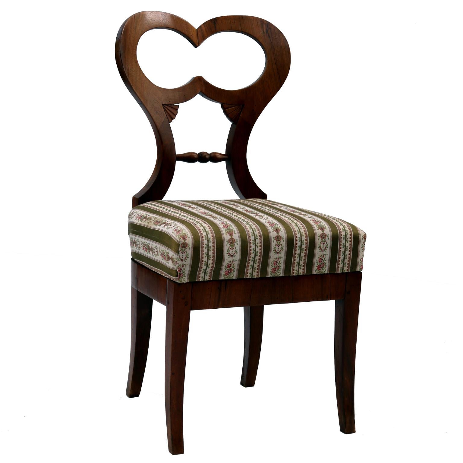 Biedermeier Chair in Walnut 1820s