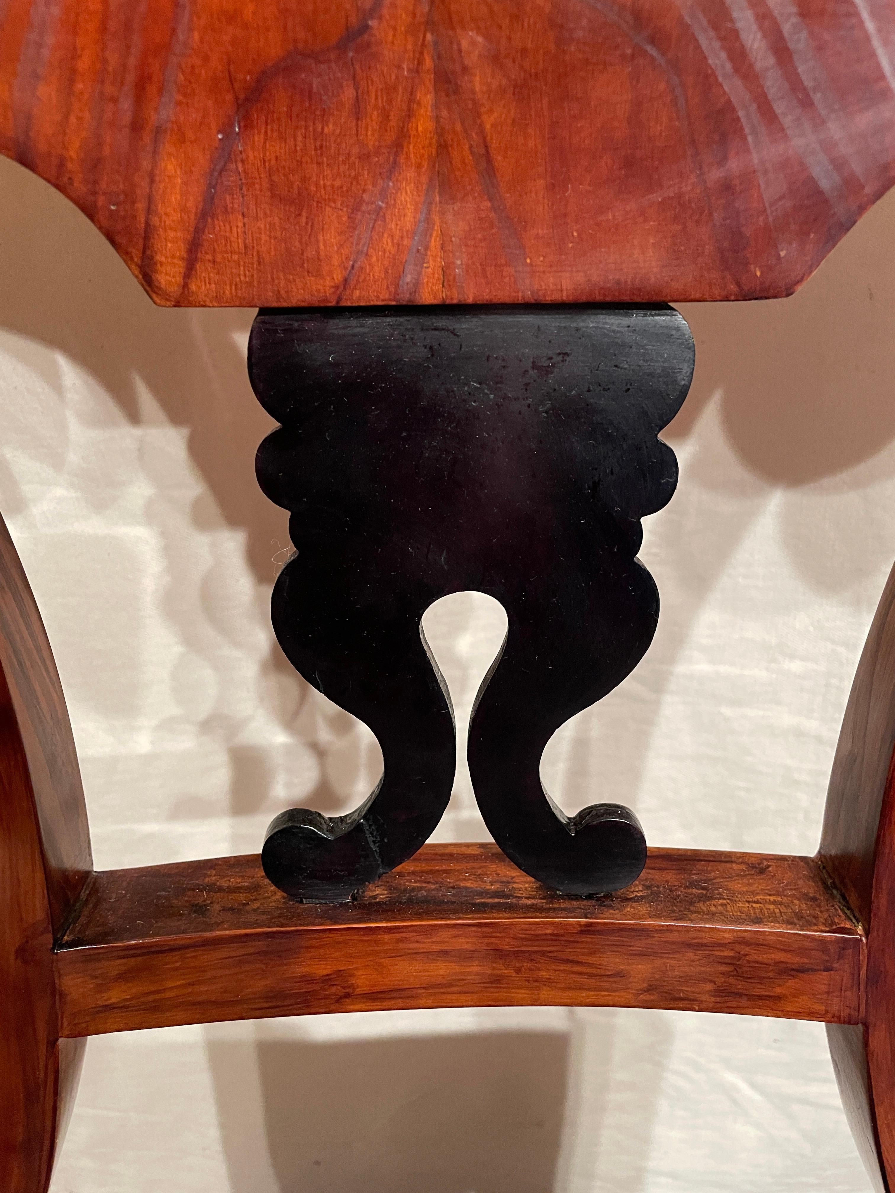 Biedermeier Chair, South German 1820, Walnut In Good Condition For Sale In Belmont, MA