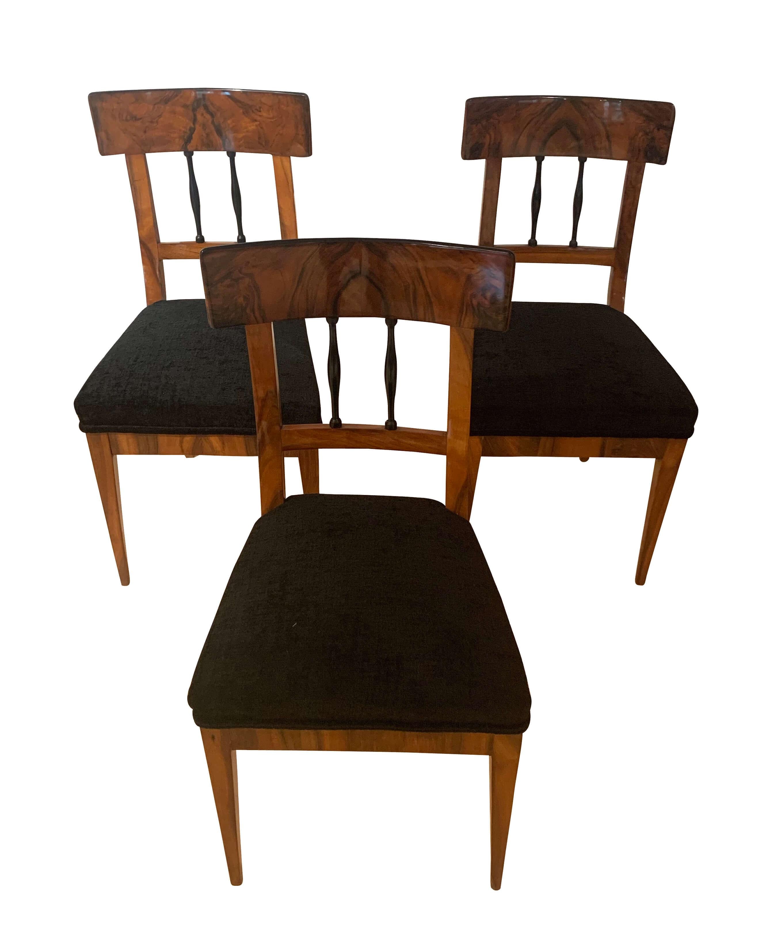 Biedermeier Chair, Walnut Veneer, Black Velvet, South Germany, circa 1820 4