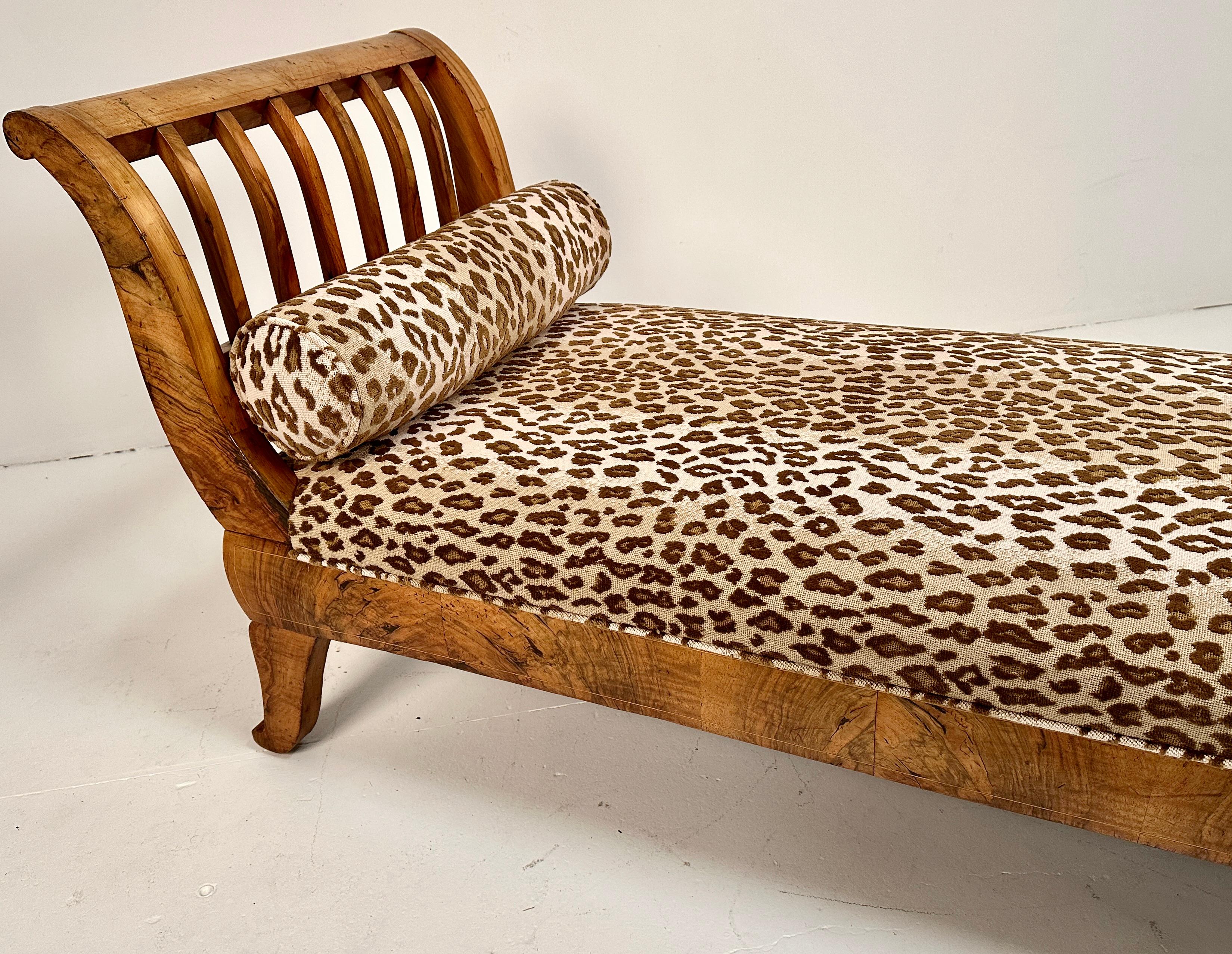 Biedermeier Chaise Longue, Viena, Austria c1830 For Sale 2