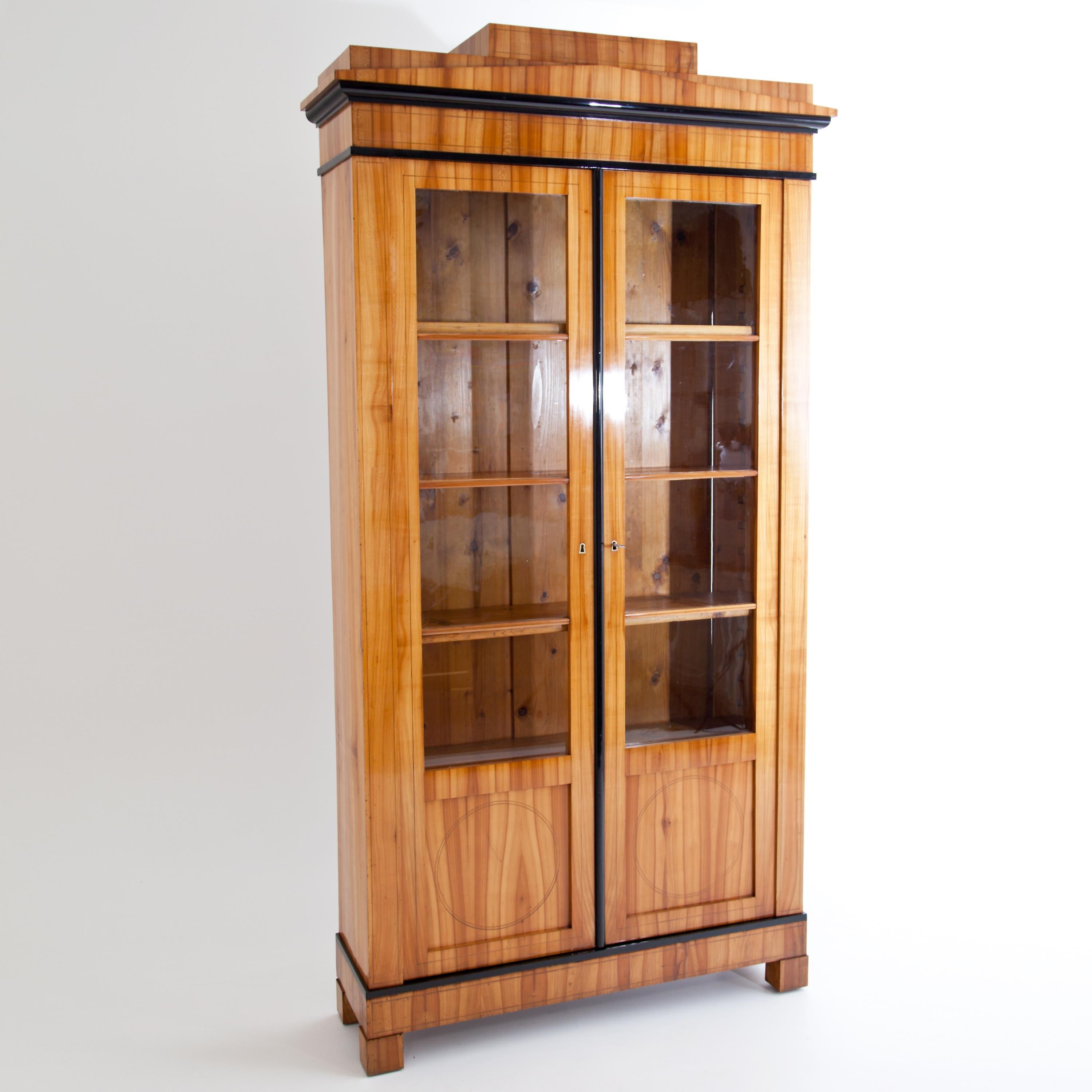 Biedermeier Cherry Bookcase, Saxony, circa 1820 In Good Condition In Greding, DE