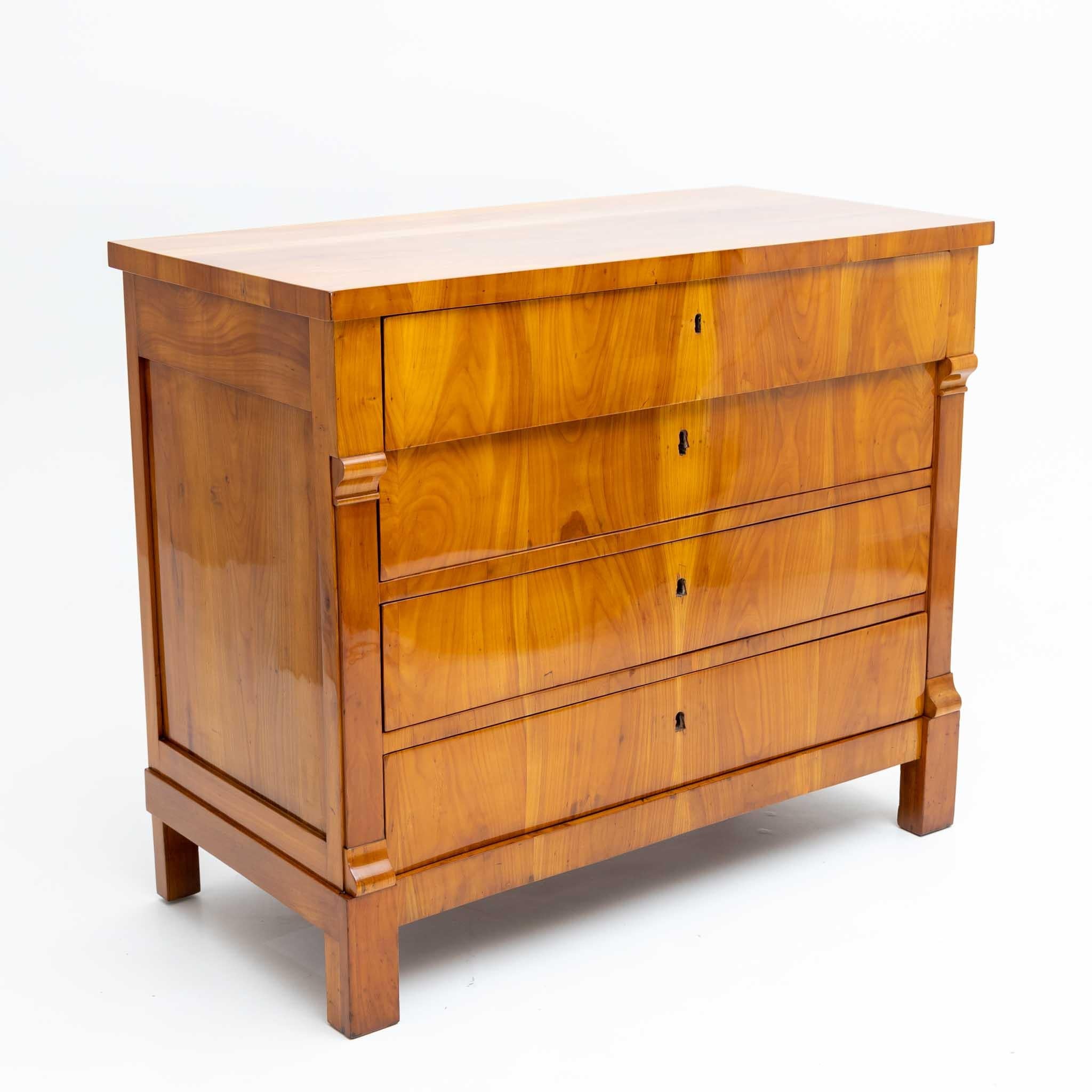 Biedermeier Cherrywood Chest of Drawers, four Drawers, Germany, circa 1830 In Good Condition In Greding, DE