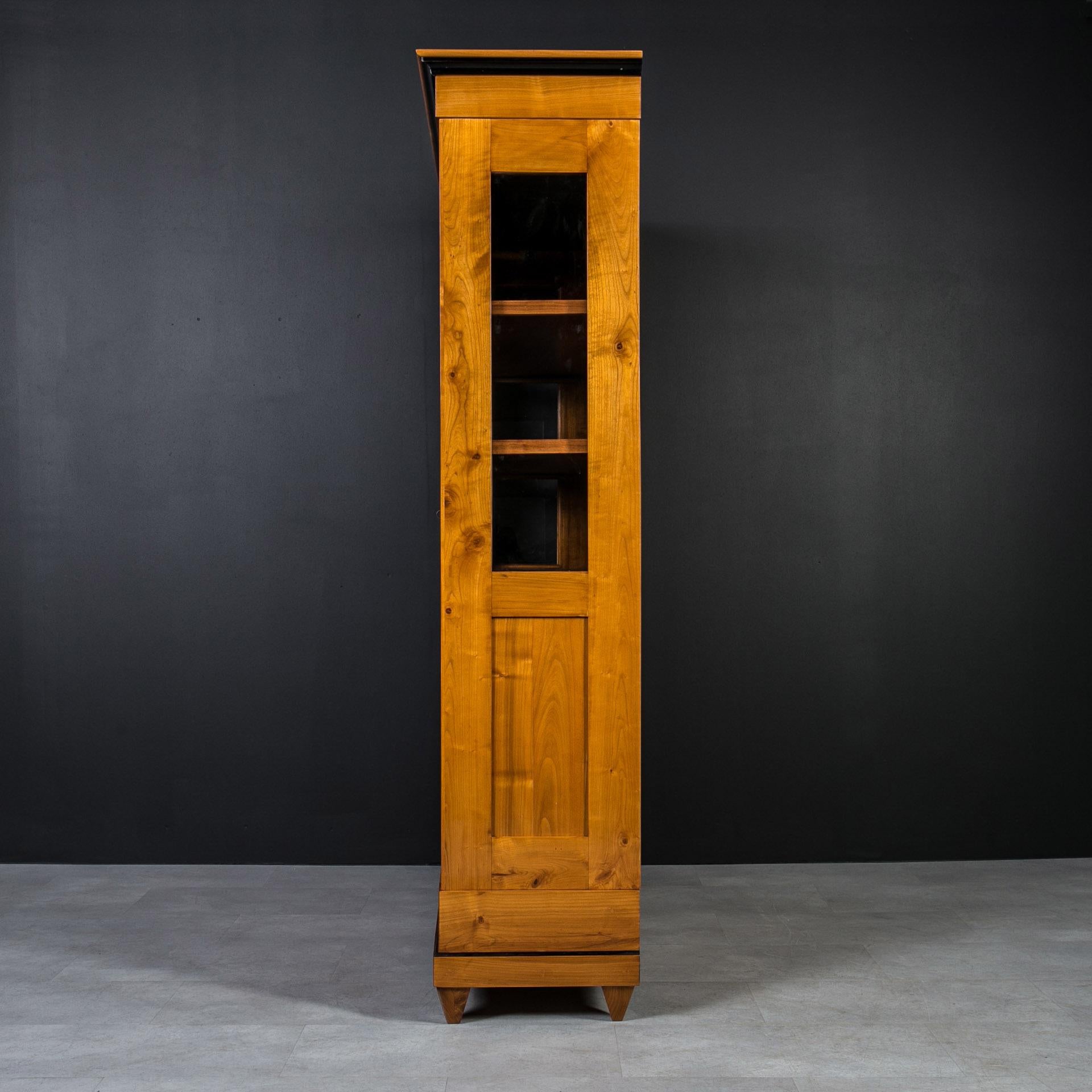 Biedermeier Cherrywood Vitrine, Germany, 19th Century, Fully Restored For Sale 7