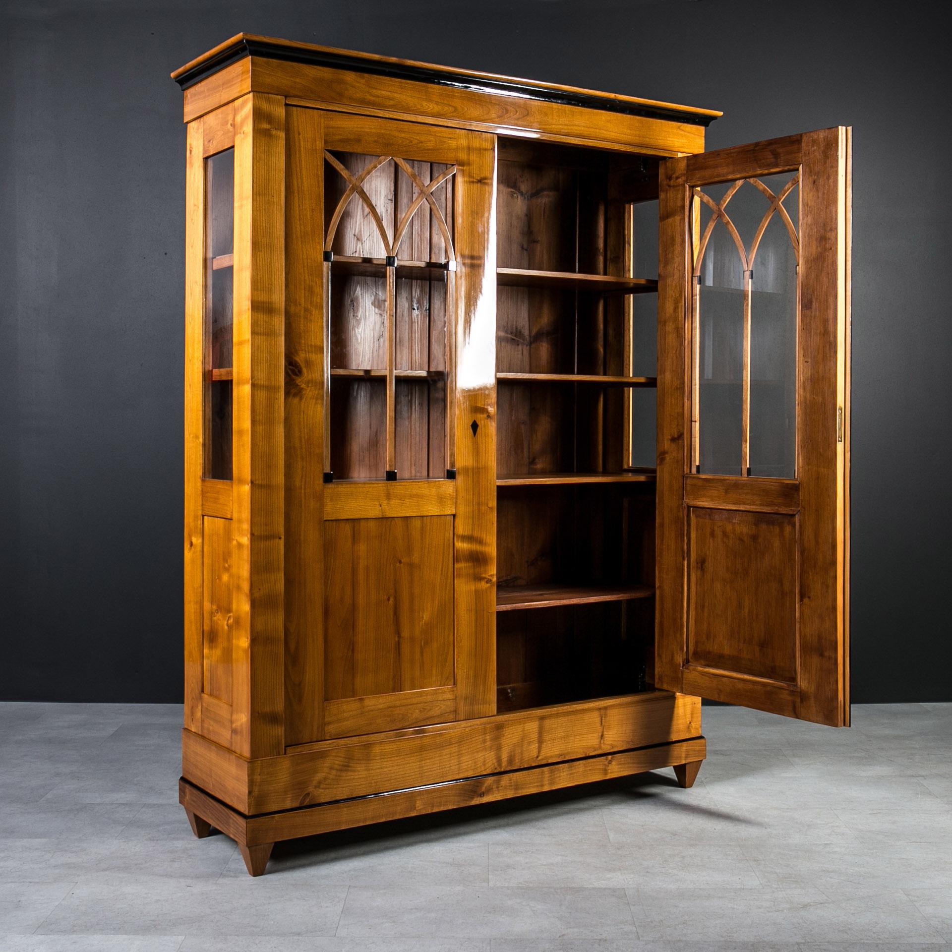 Biedermeier Cherrywood Vitrine, Germany, 19th Century, Fully Restored For Sale 3