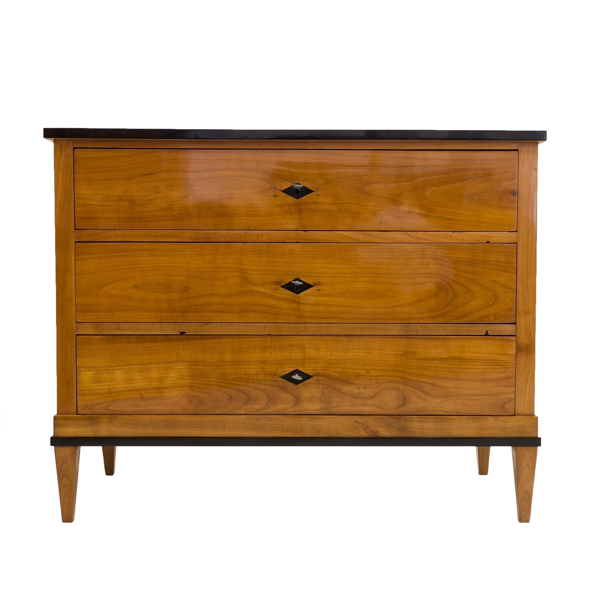 Biedermeier Chest of Drawers, Cherrywood, Germany, 19th Century In Good Condition In Wrocław, Poland