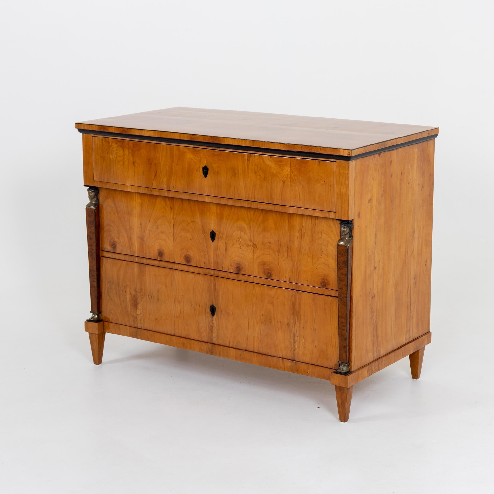 Biedermeier Chest of Drawers, circa 1815 In Good Condition In Greding, DE