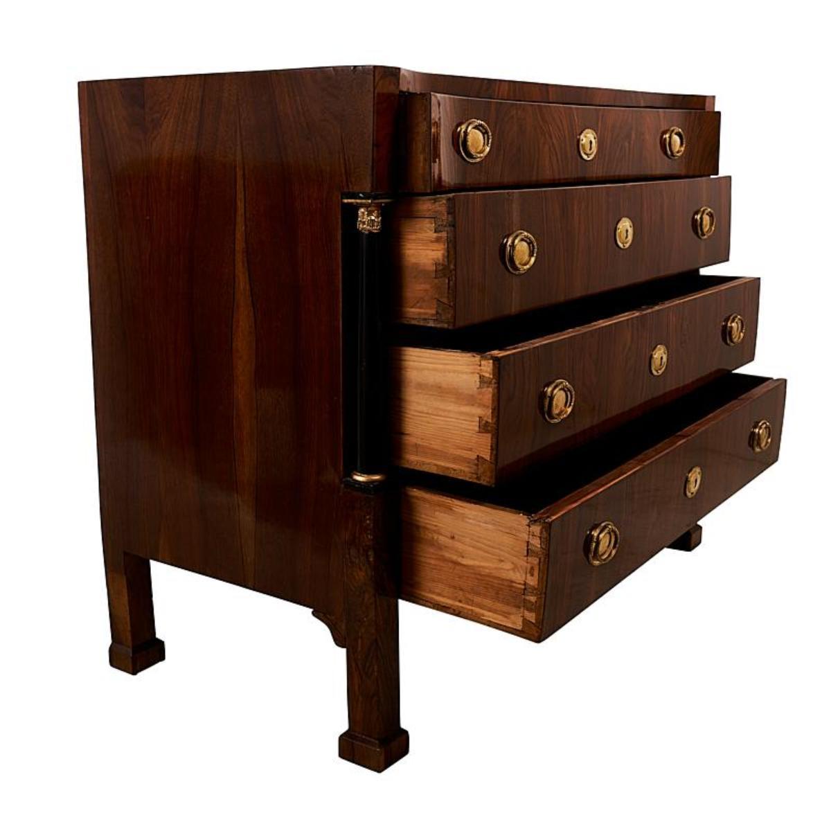 Biedermeier Cassettiera in noce Biedermeir dell'inizio del XIX secolo, Germania in vendita