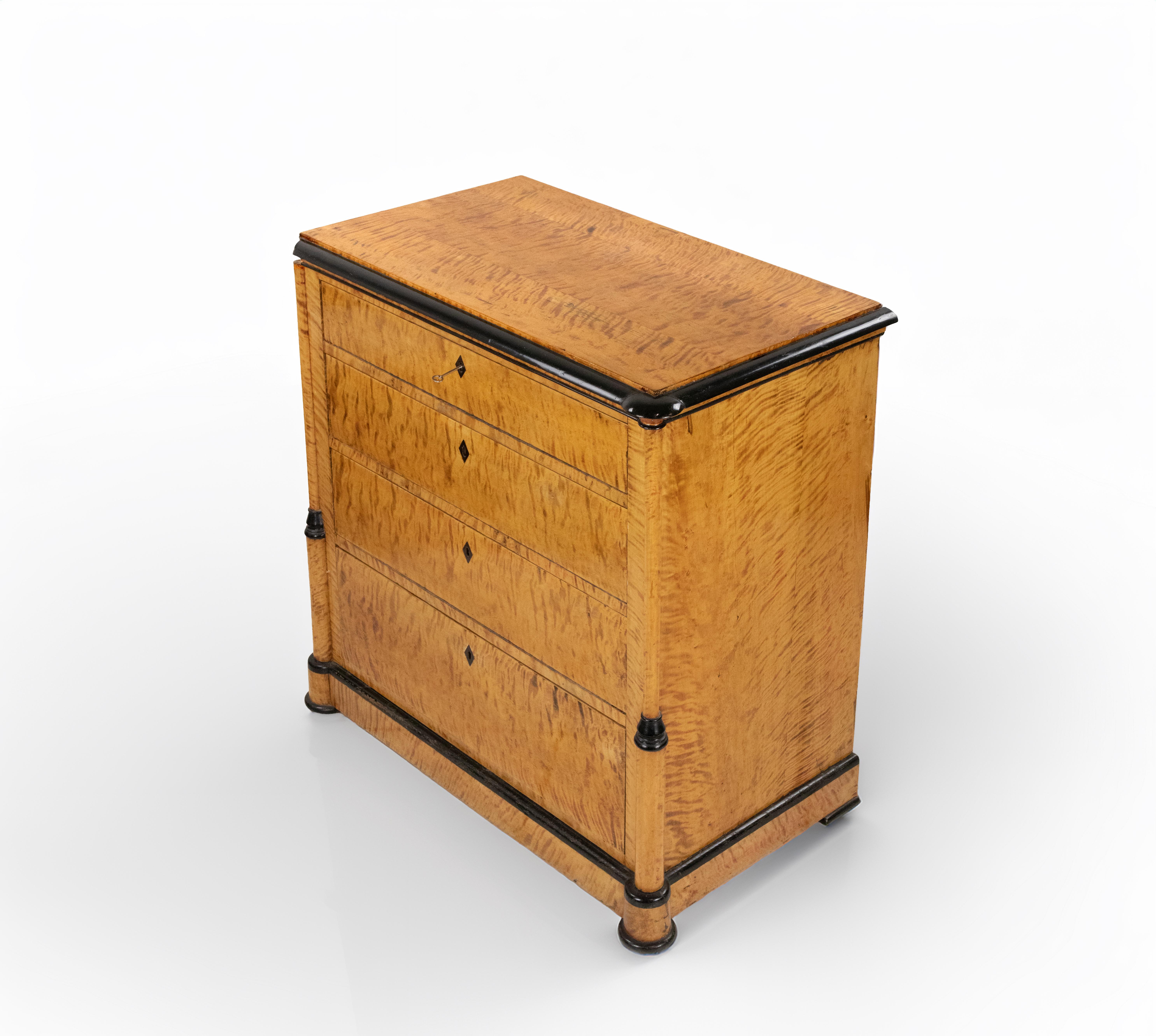 Biedermeier Kommode im Zustand „Gut“ im Angebot in Roma, IT