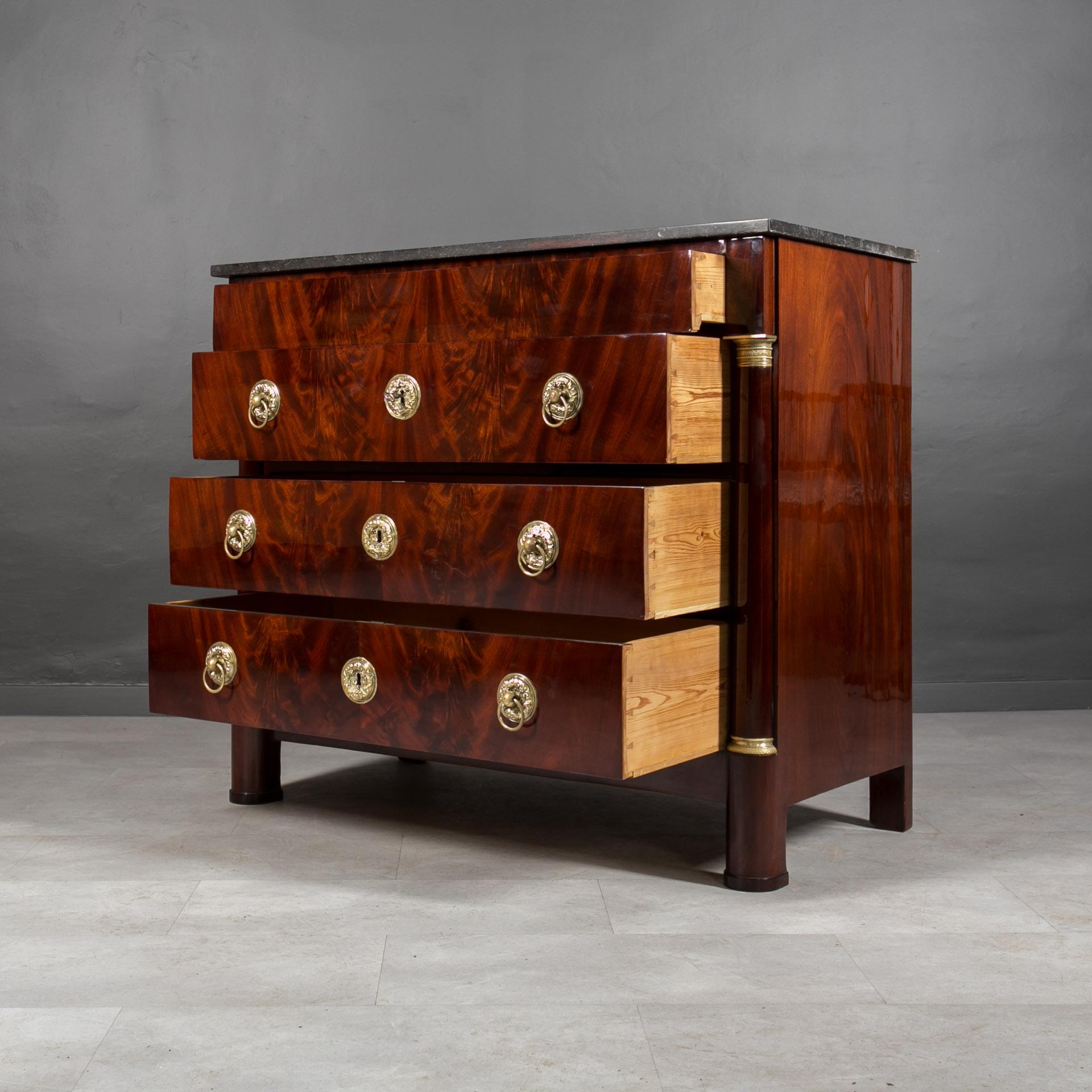 Biedermeier Chest of Drawers, France, 19th Century In Good Condition For Sale In Wrocław, Poland
