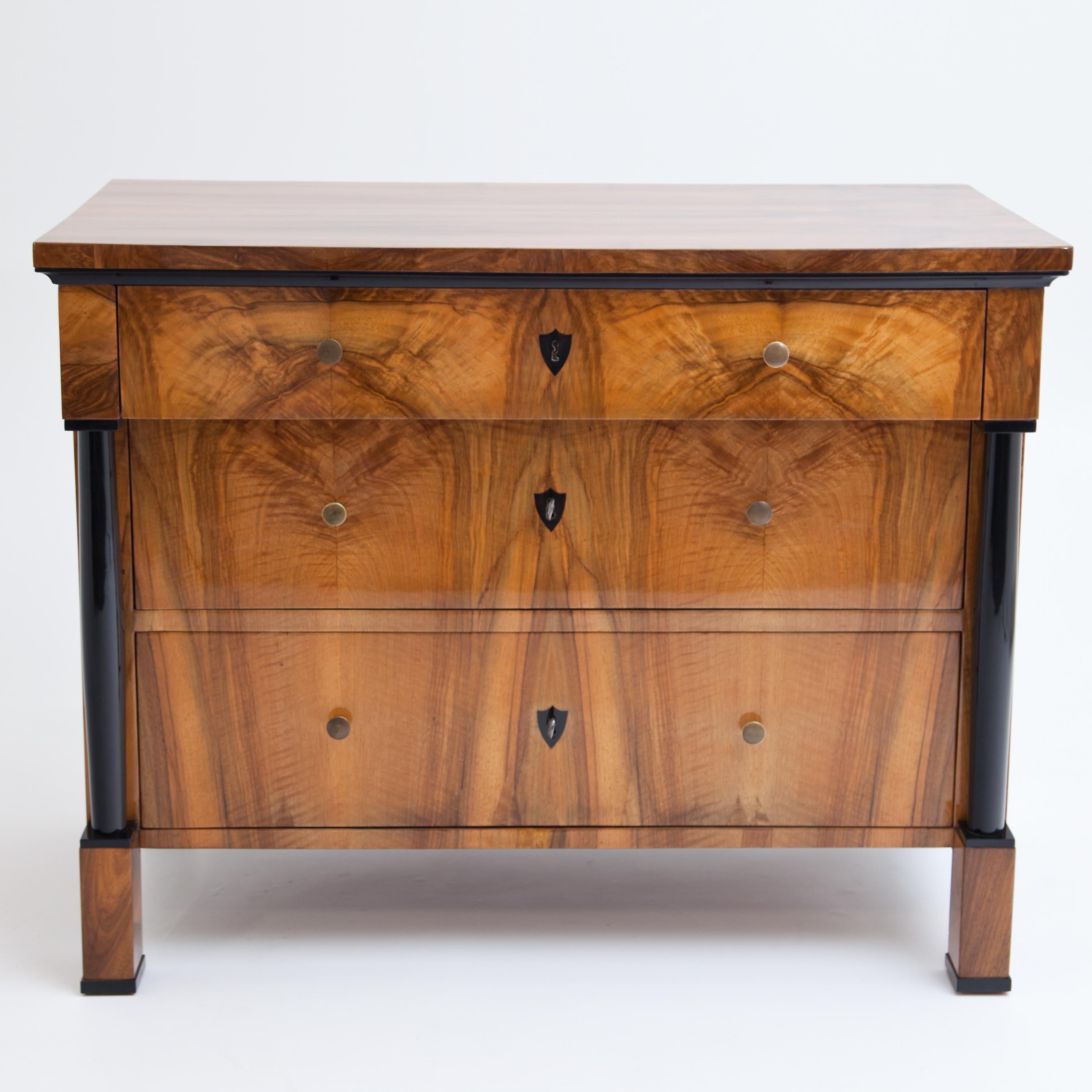 Biedermeier Chest of Drawers, Franconia, circa 1820 In Good Condition In Greding, DE