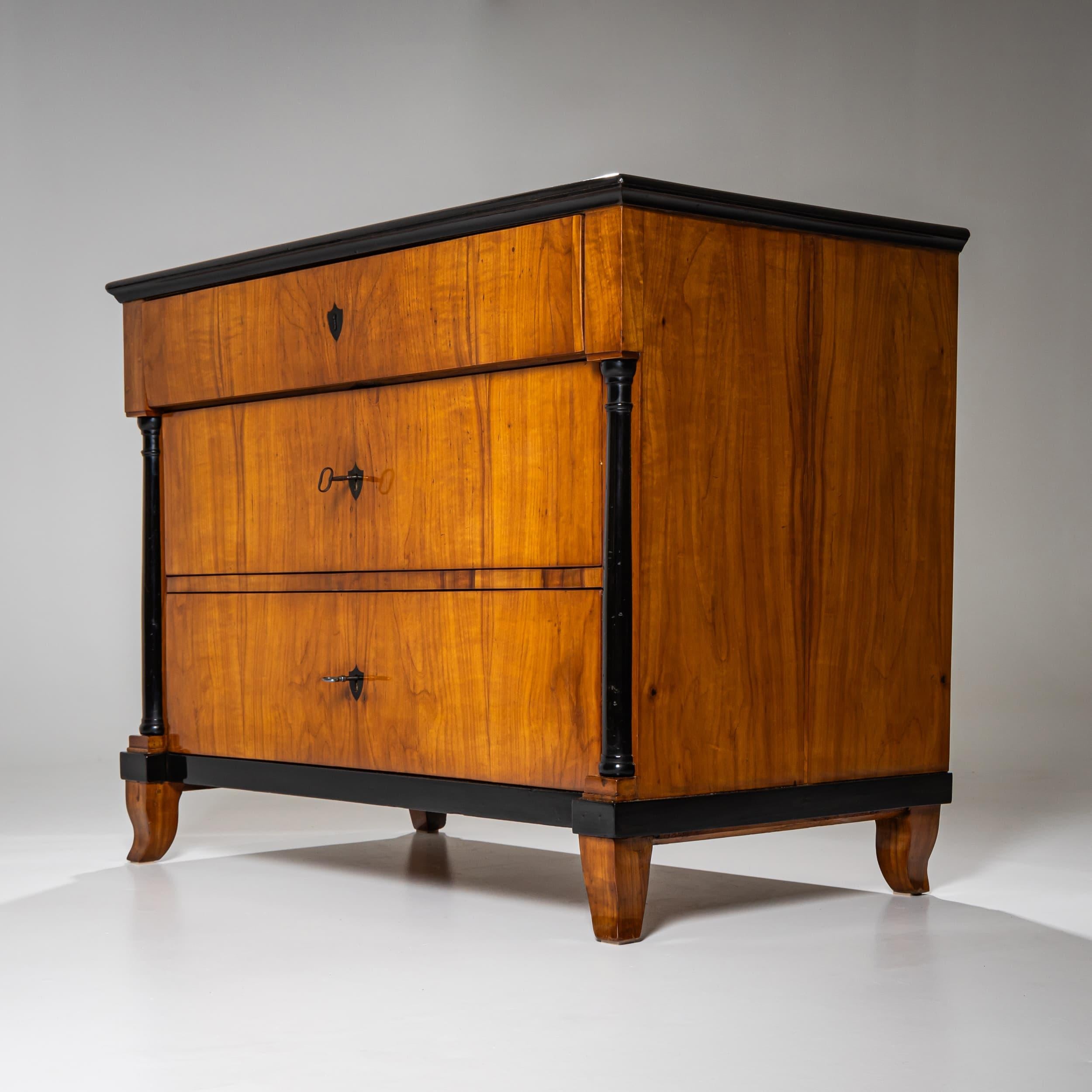 Commode Biedermeier, Franconie, Allemagne du Sud, vers 1820 Bon état - En vente à Greding, DE