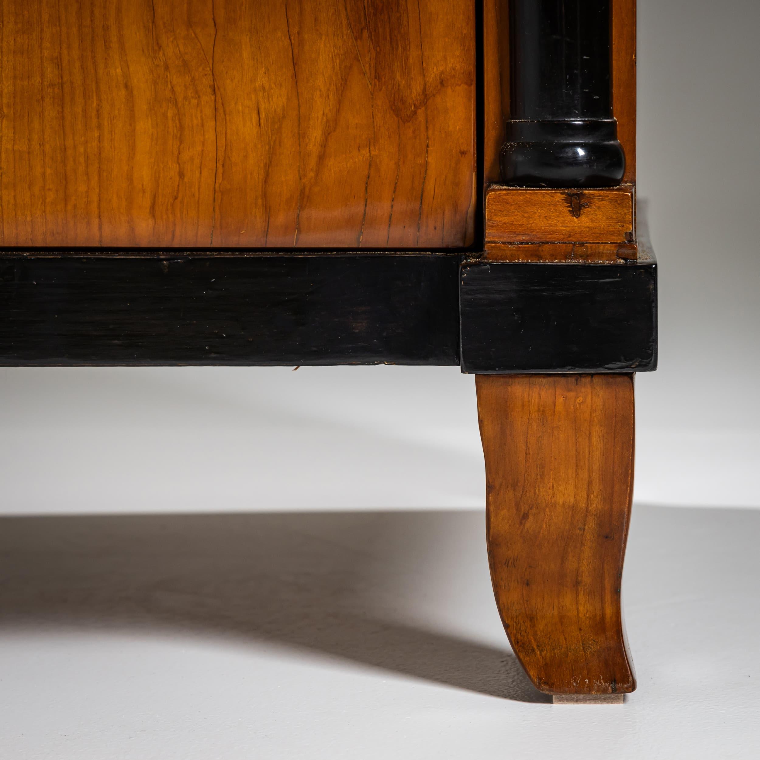 Début du XIXe siècle Commode Biedermeier, Franconie, Allemagne du Sud, vers 1820 en vente