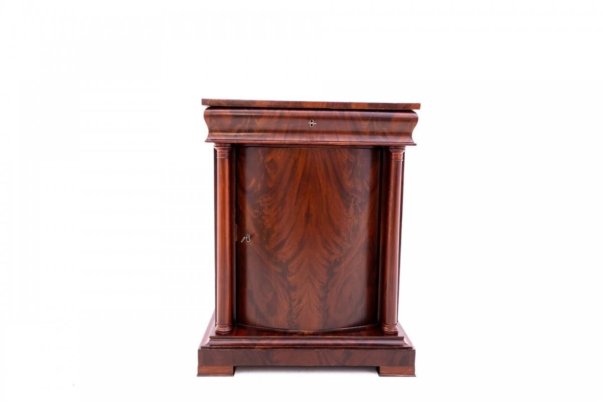 Cassettiera Biedermeier del 1860 circa.