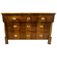 Biedermeier Chest of Drawers, Germany 1820-1825, Walnut Veneer