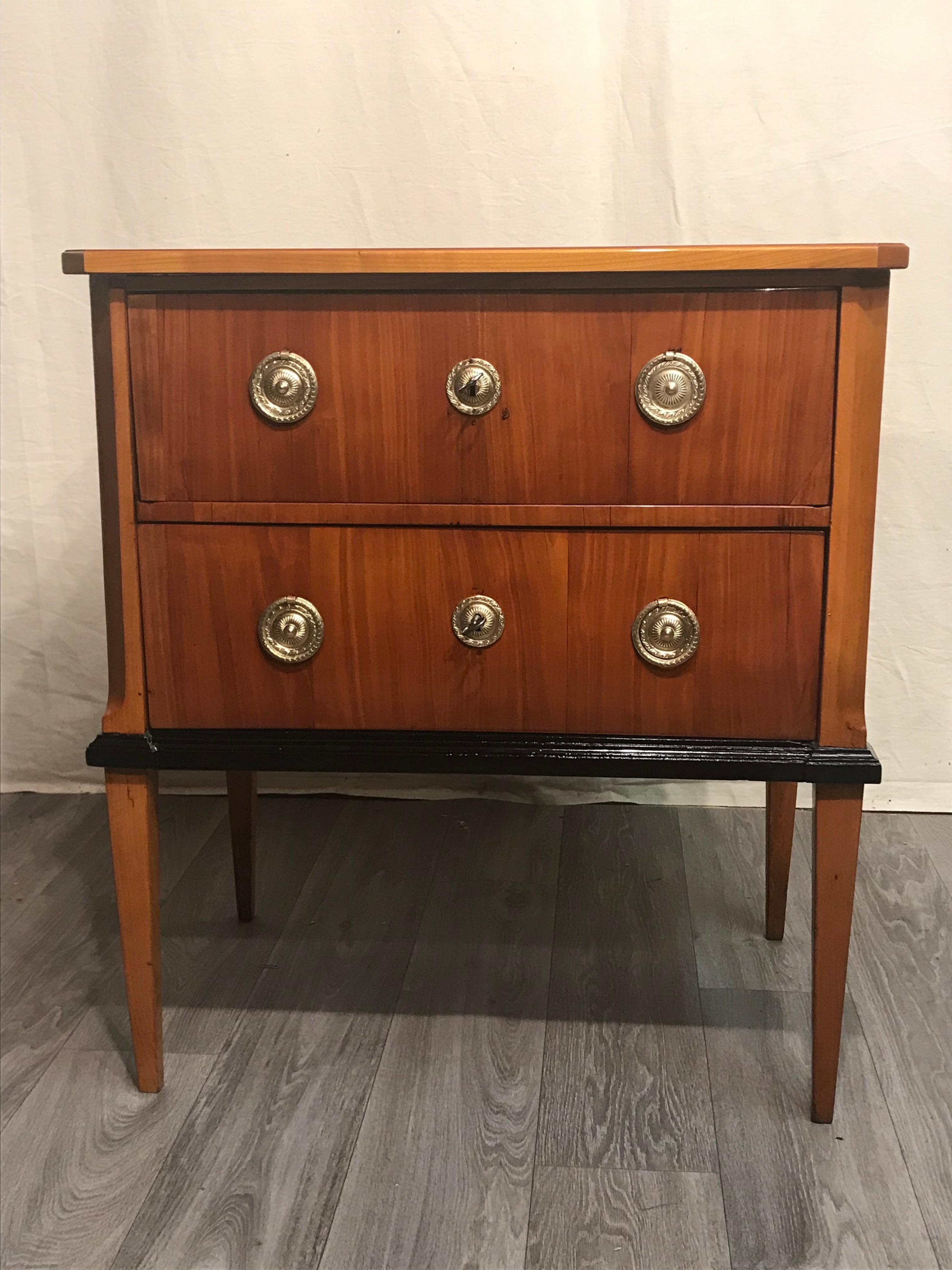 Biedermeier Chest of Drawers, Germany 1830, Cherry In Good Condition In Belmont, MA