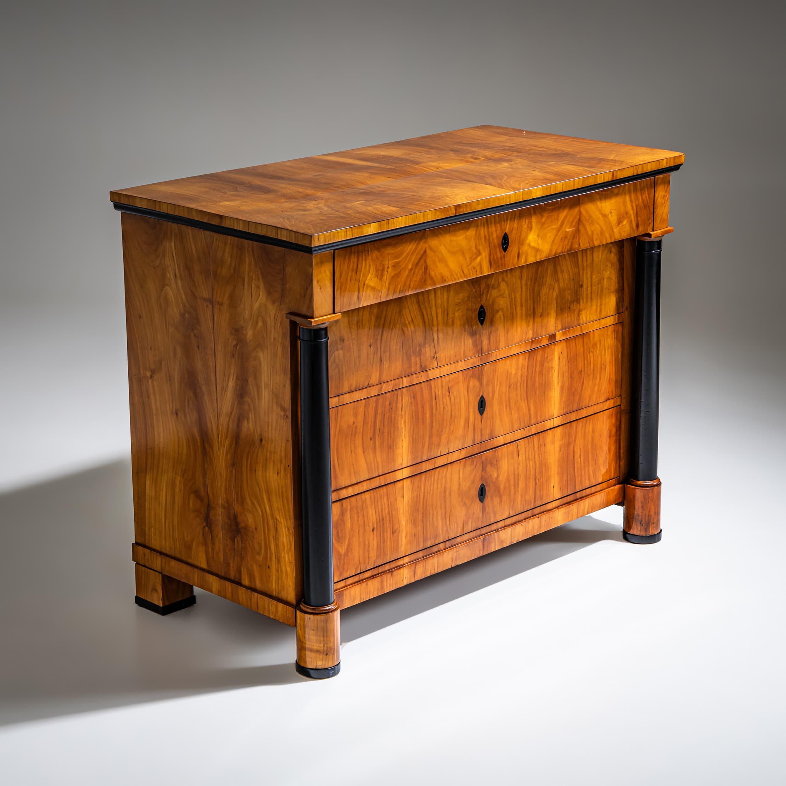 Ciliegio Biedermeier Chest of Drawers, Germany, circa 1820 in vendita