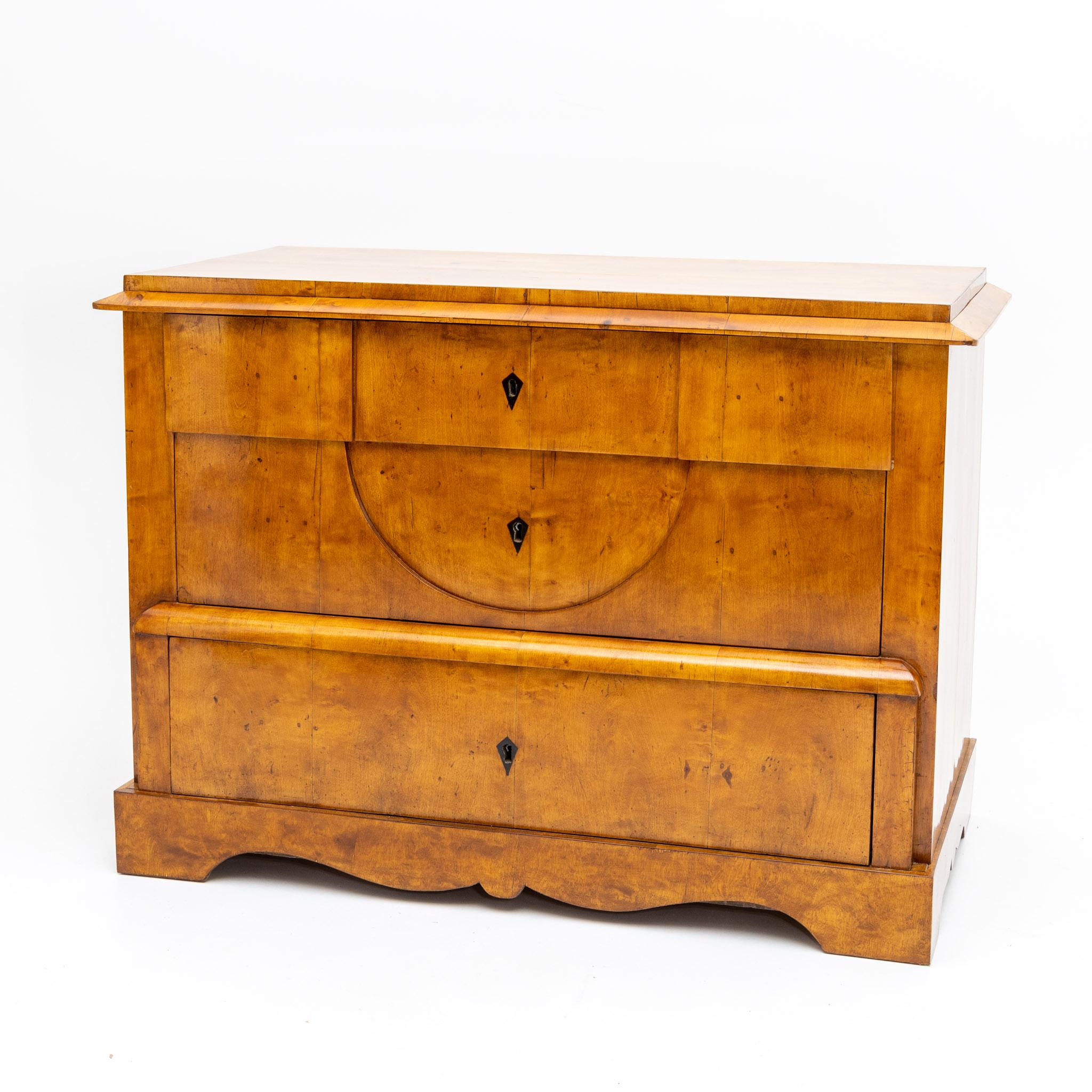 Biedermeier Chest of Drawers, Germany, circa 1830 In Good Condition In Greding, DE