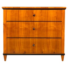Biedermeier-Kommode aus Kirschbaumholz, Deutschland, Mitte des 19. Jahrhunderts
