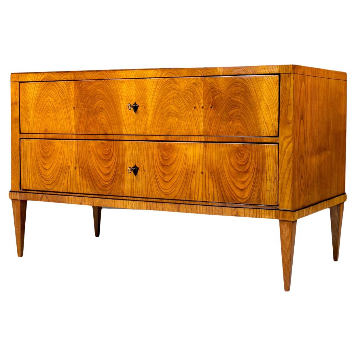 Biedermeier Chest of Drawers in Elm Veneer, Austria, Late 19th Century