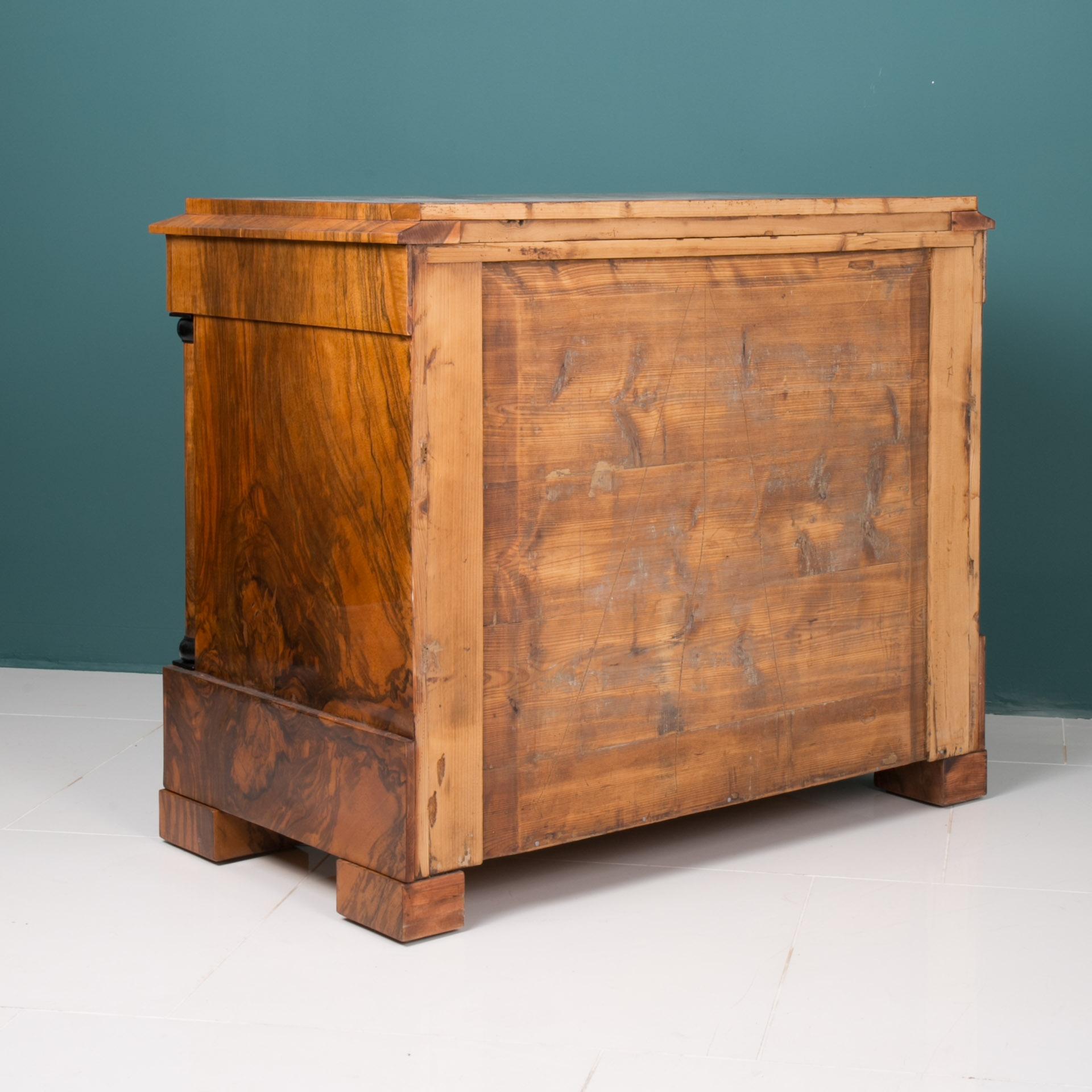 Biedermeier Chest of Drawers in Walnut, Germany, 19th Century 6