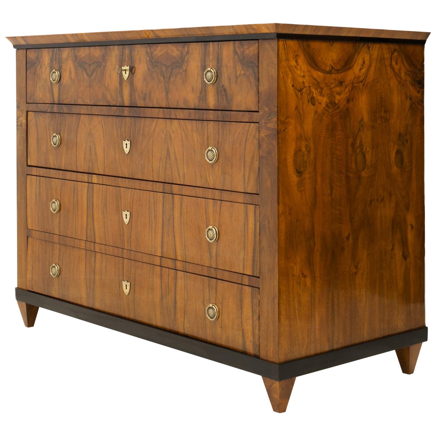 Biedermeier Chest of Drawers in Walnut, Germany, 19th Century