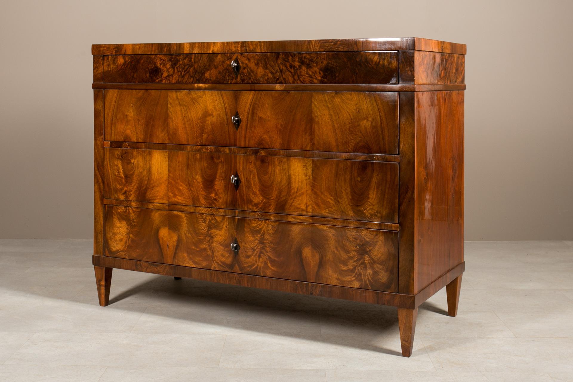 Polished Biedermeier Chest of Drawers in Walnut Veneer, Germany, 19th Century