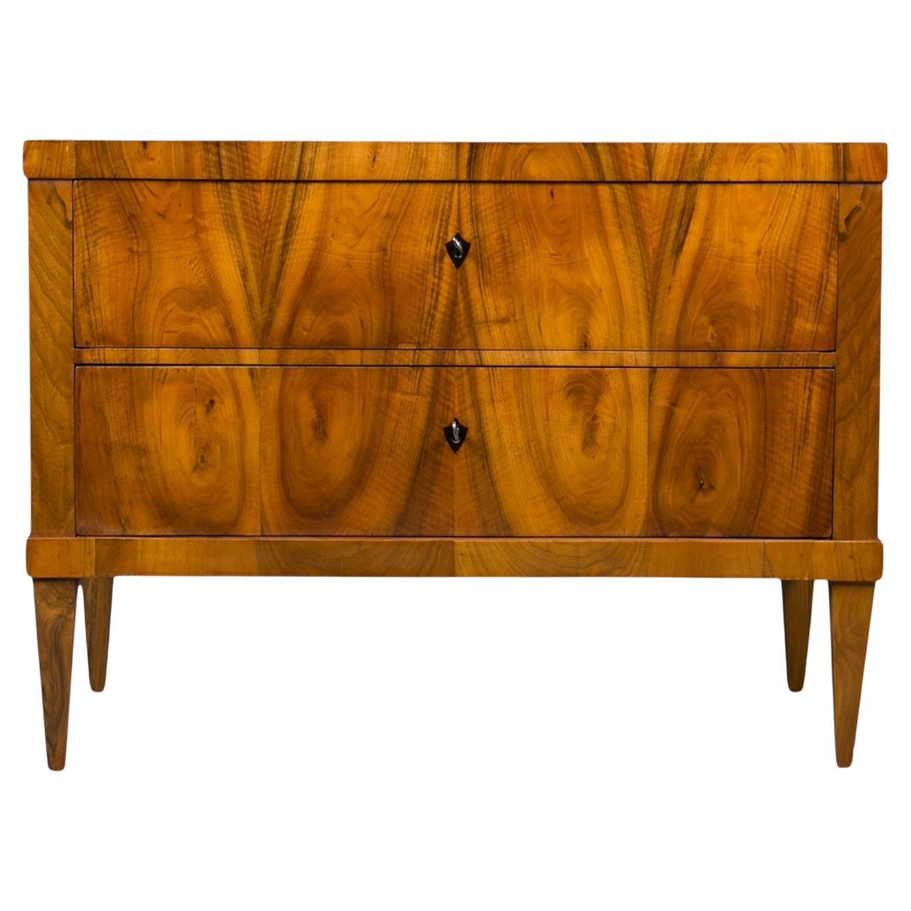 Biedermeier Chest of Drawers in Walnut Veneer, Germany, 19th Century