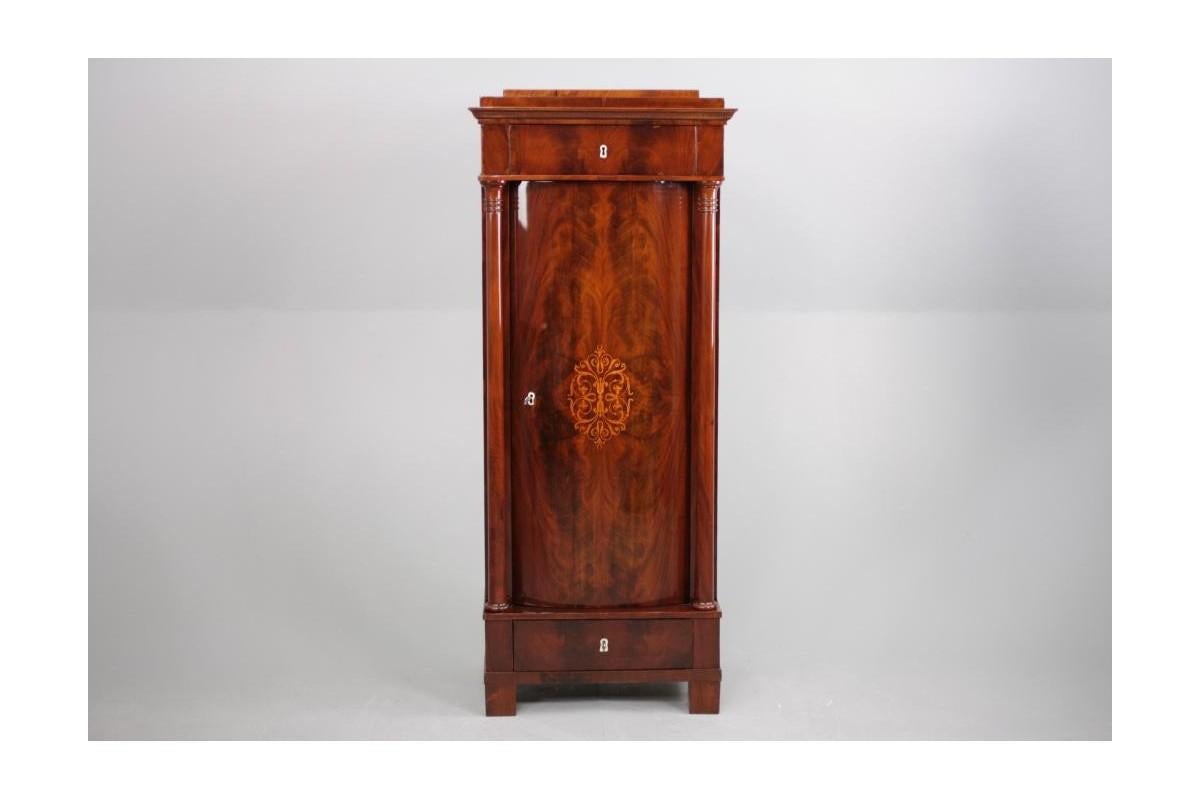 Biedermeier chest of drawers, Northern Europe, around 1860.

Very good condition, after professional renovation, finished in polish.

Wood: mahogany

Dimensions: height: 146 cm, width: 60 cm, depth: 45 cm.