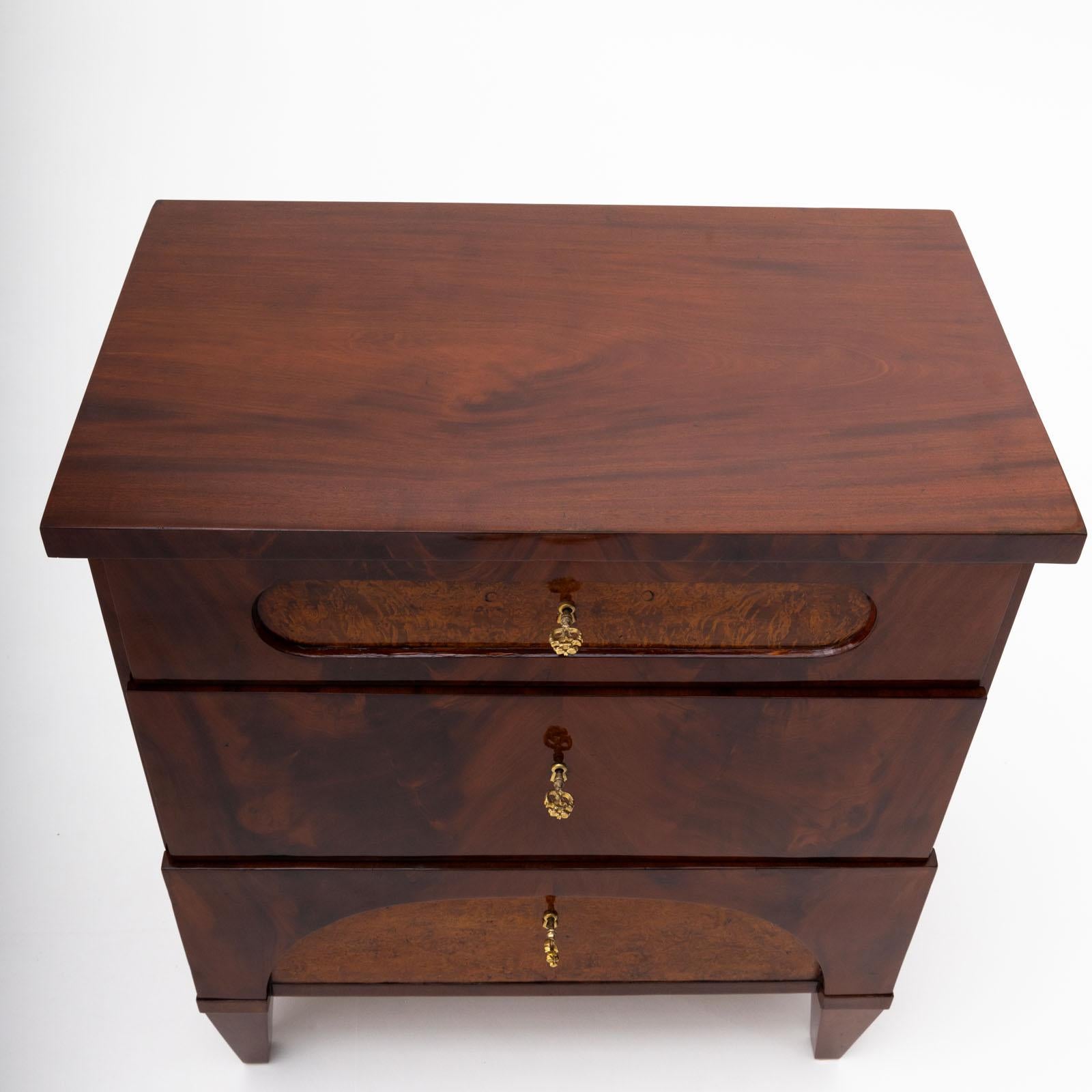 Betulla Cassettiera Biedermeier, Germania settentrionale, 1830 circa in vendita