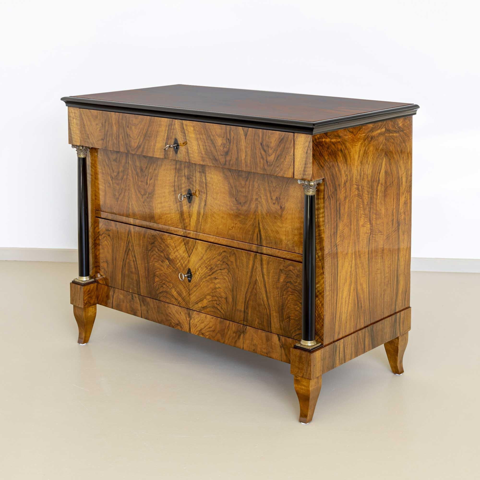 Biedermeier Chest of Drawers, South Germany around 1820 In Good Condition For Sale In Greding, DE
