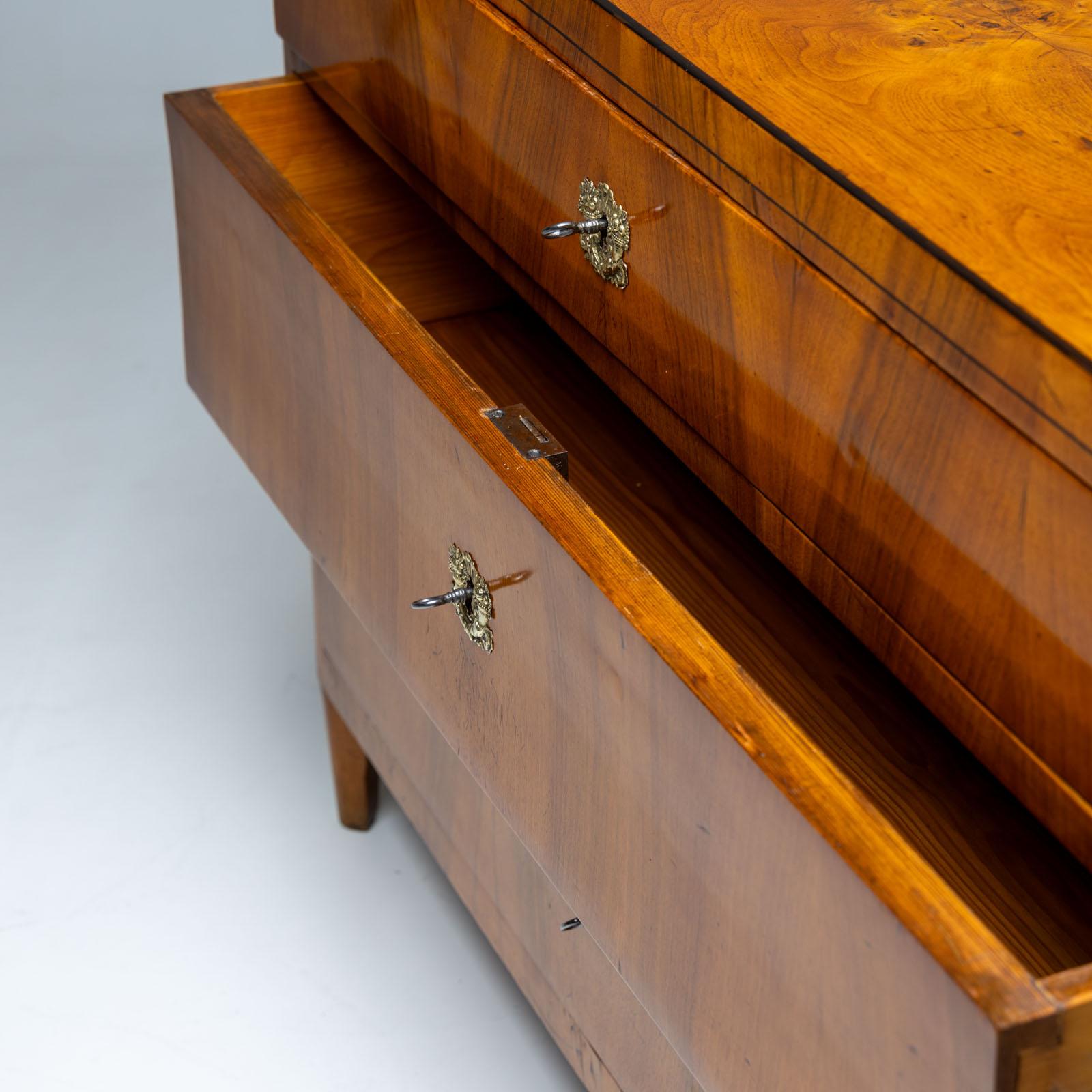 Inizio XIX secolo Cassettiera Biedermeier, Germania meridionale, 1820 circa in vendita