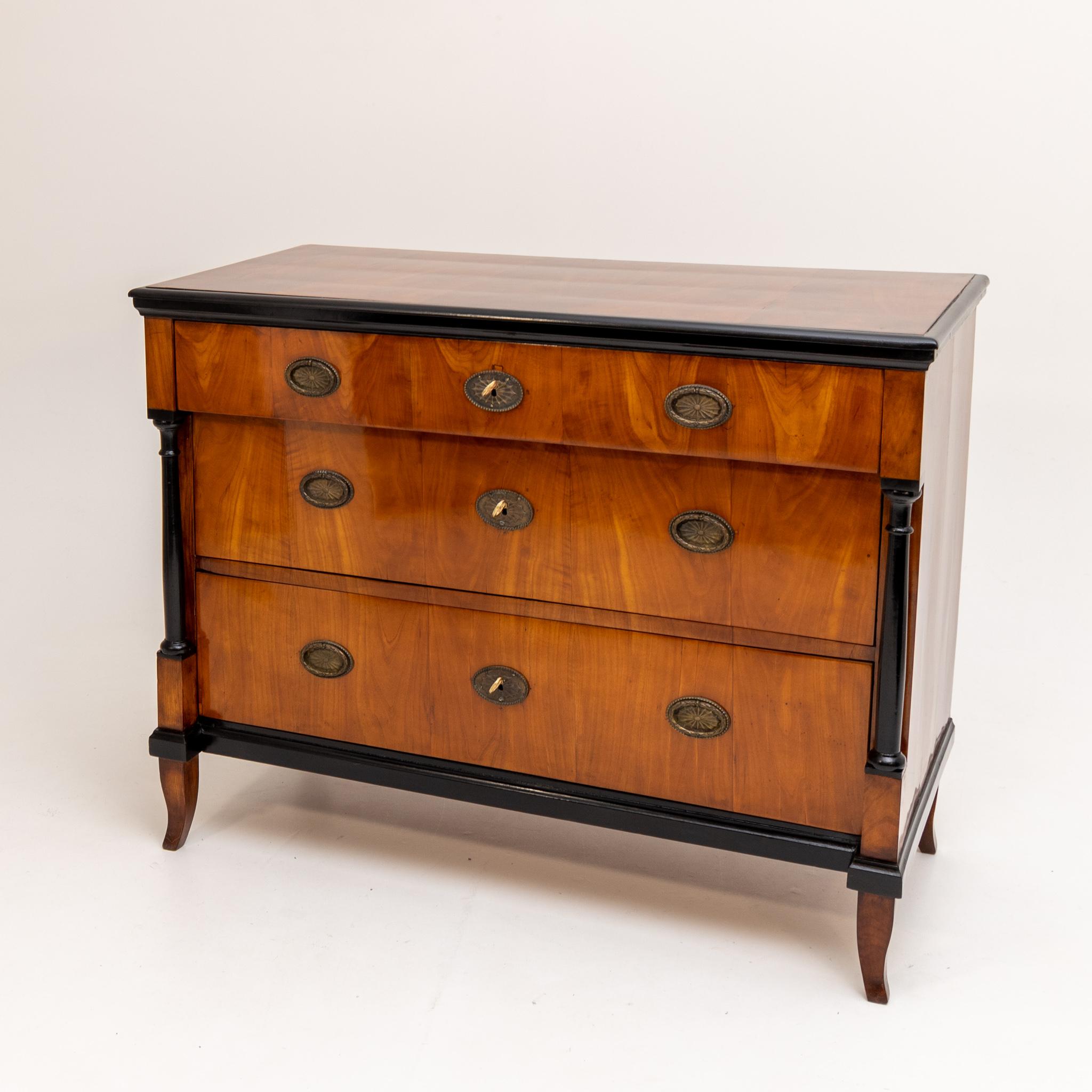 Biedermeier Chest of Drawers, Southern German, c. 1830 For Sale 1