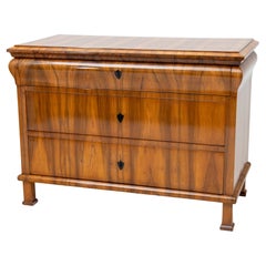 Biedermeier Chest of Drawers, Walnut, around 1830